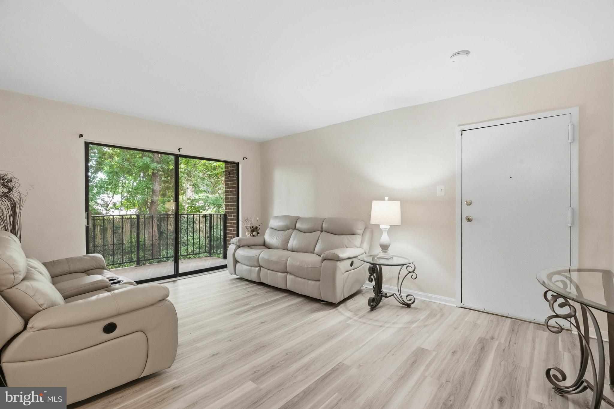 CAMELBACK VILLAGE - Residential