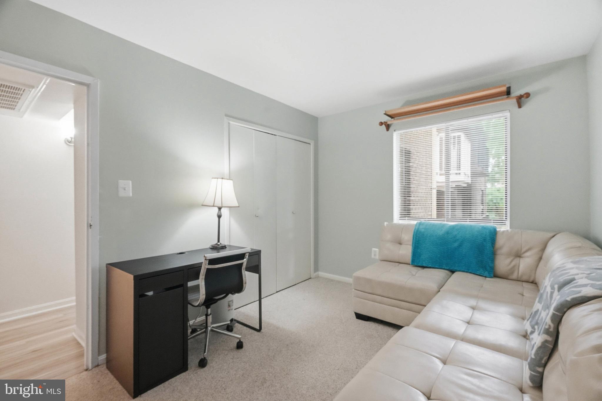CAMELBACK VILLAGE - Residential