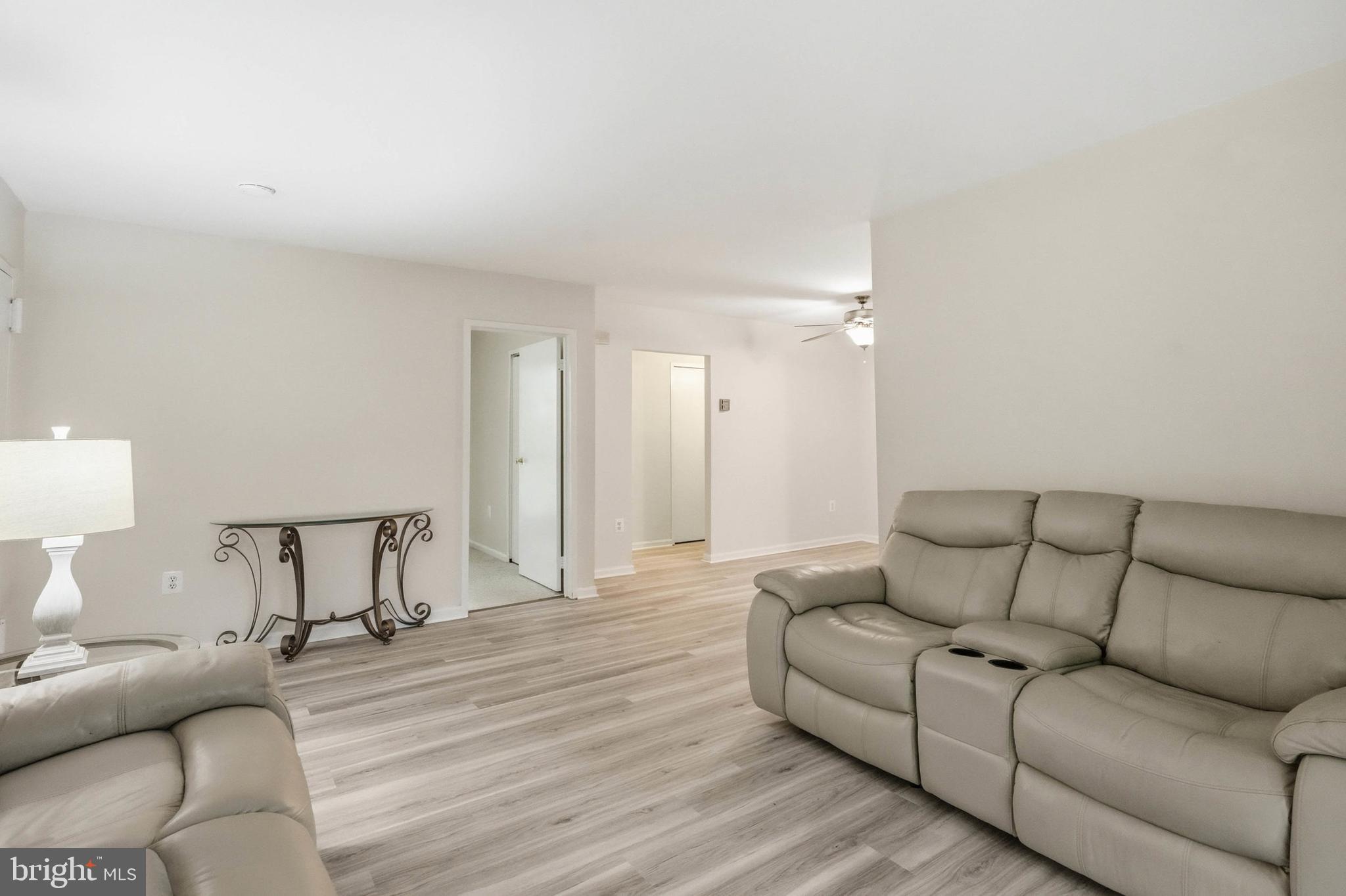 CAMELBACK VILLAGE - Residential