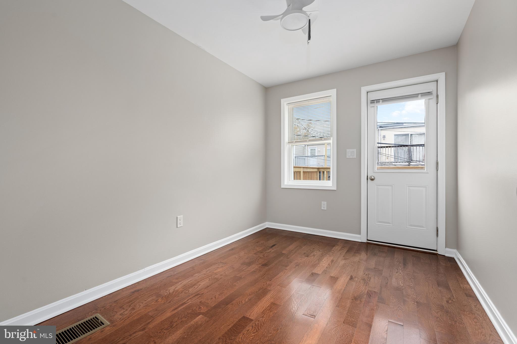 LOCUST POINT - Residential