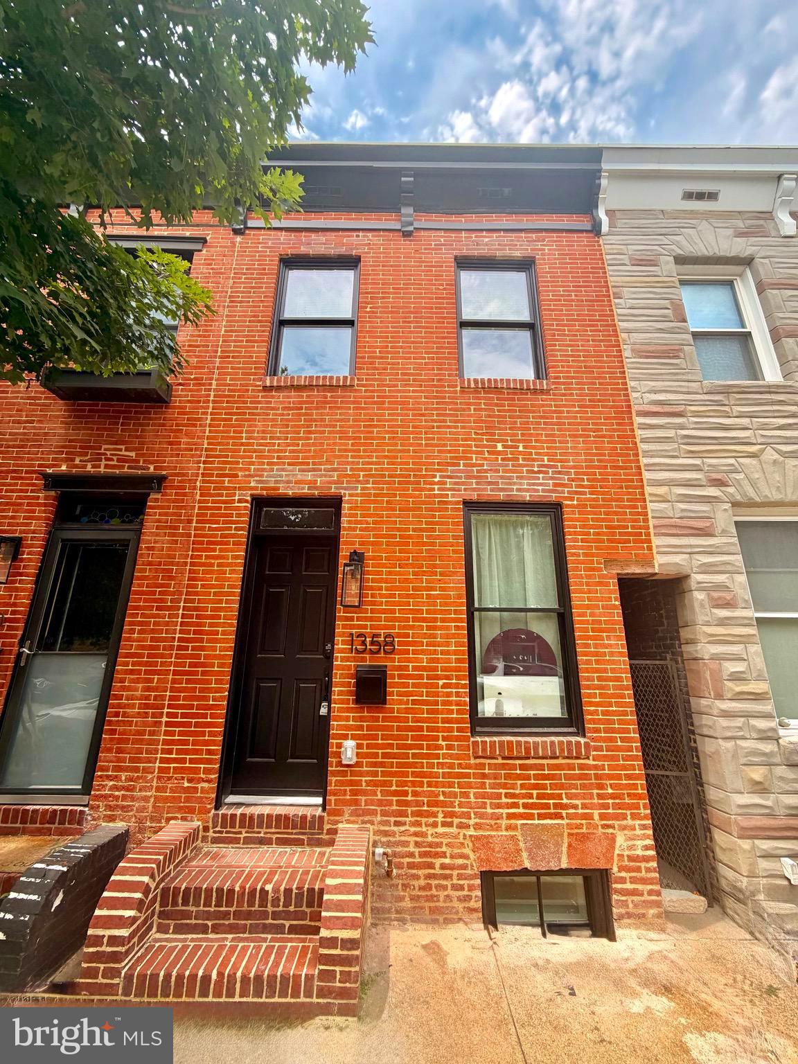 LOCUST POINT - Residential
