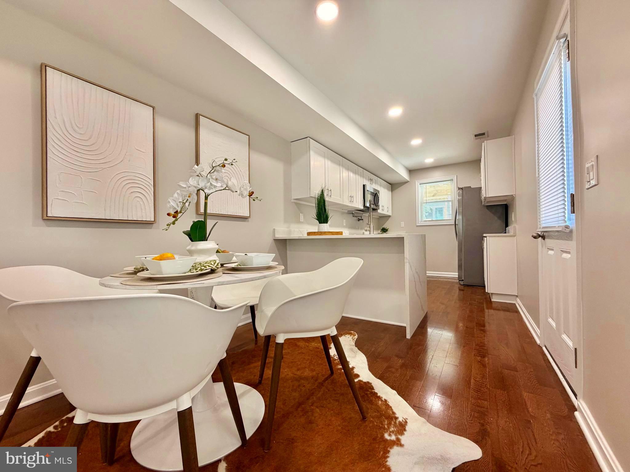 LOCUST POINT - Residential