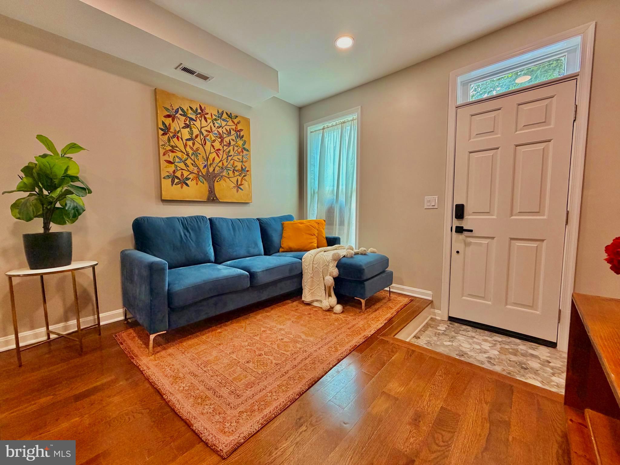 LOCUST POINT - Residential