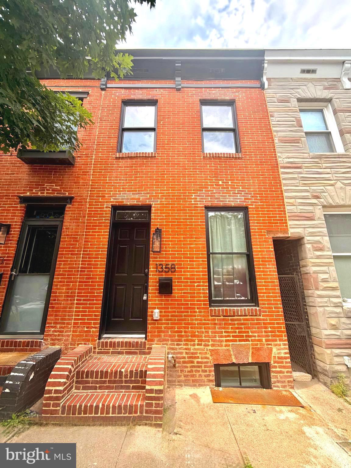 LOCUST POINT - Residential