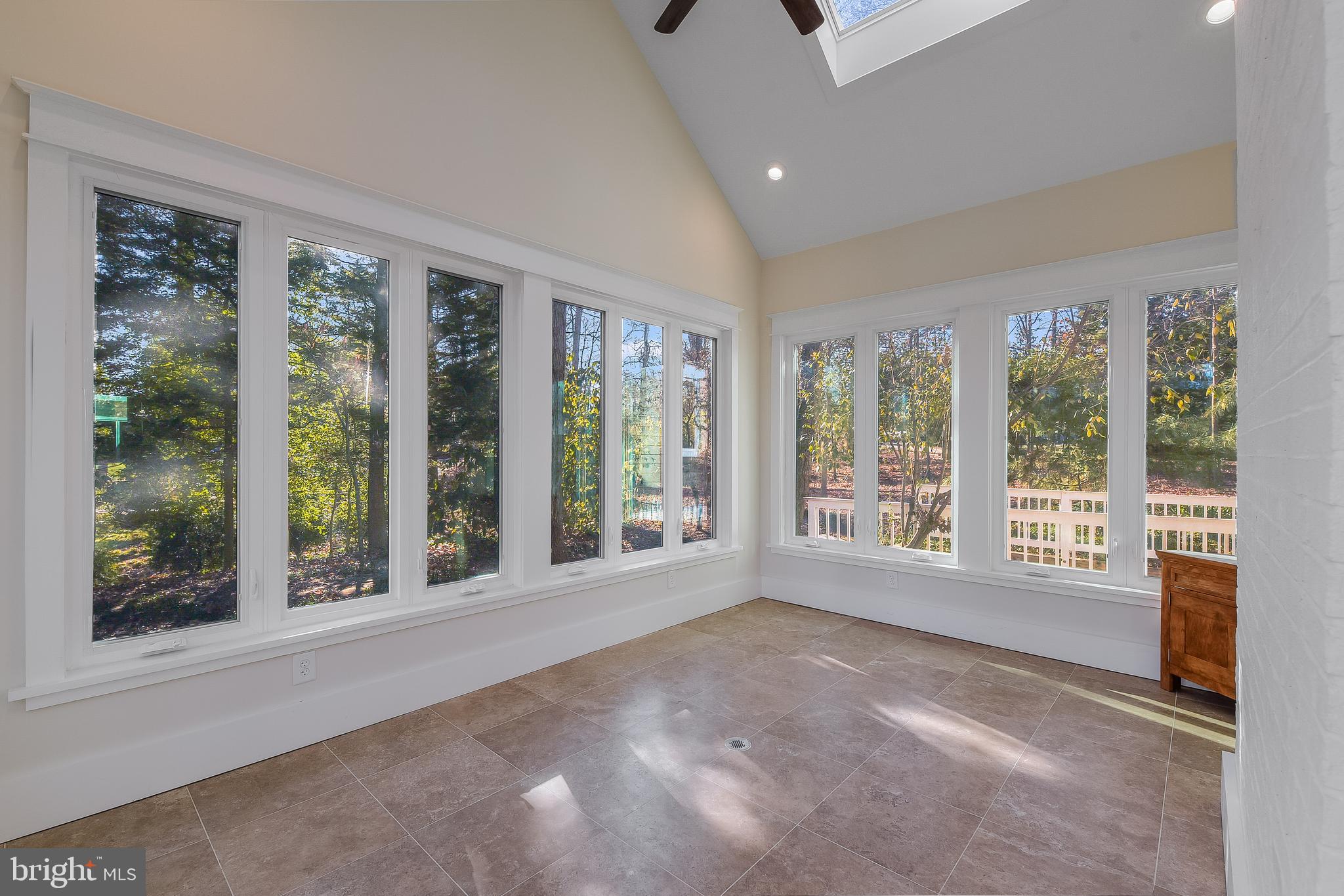 POPLAR POINT - Residential