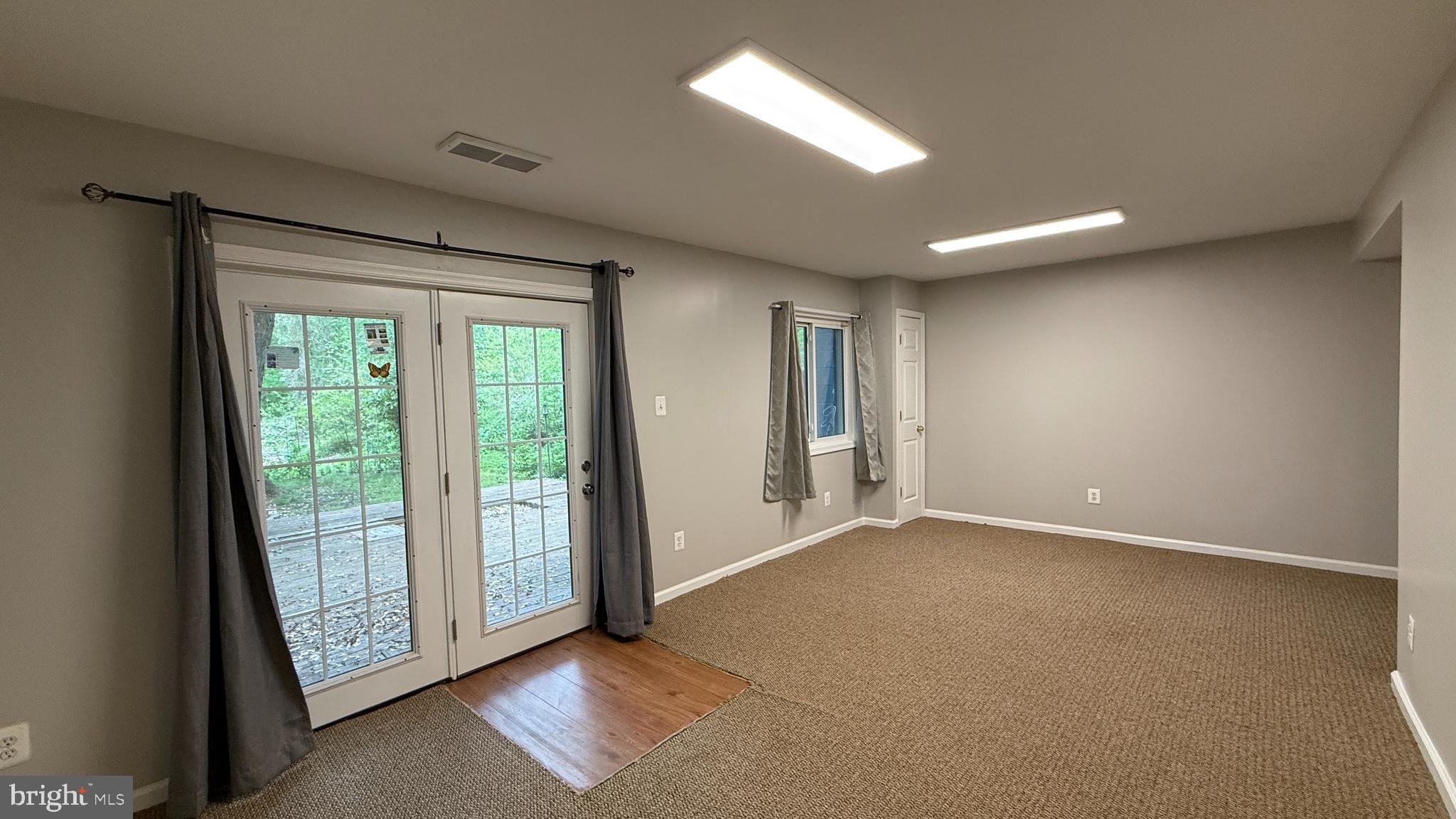 LAKE RIDGE - Residential Lease