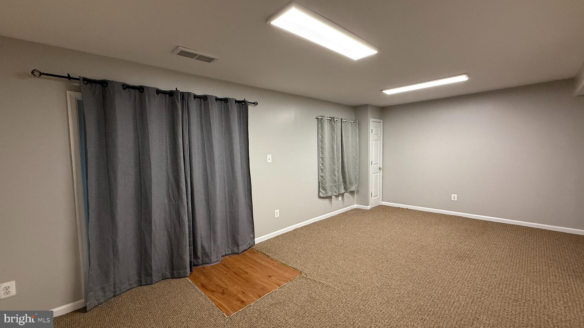 LAKE RIDGE - Residential Lease