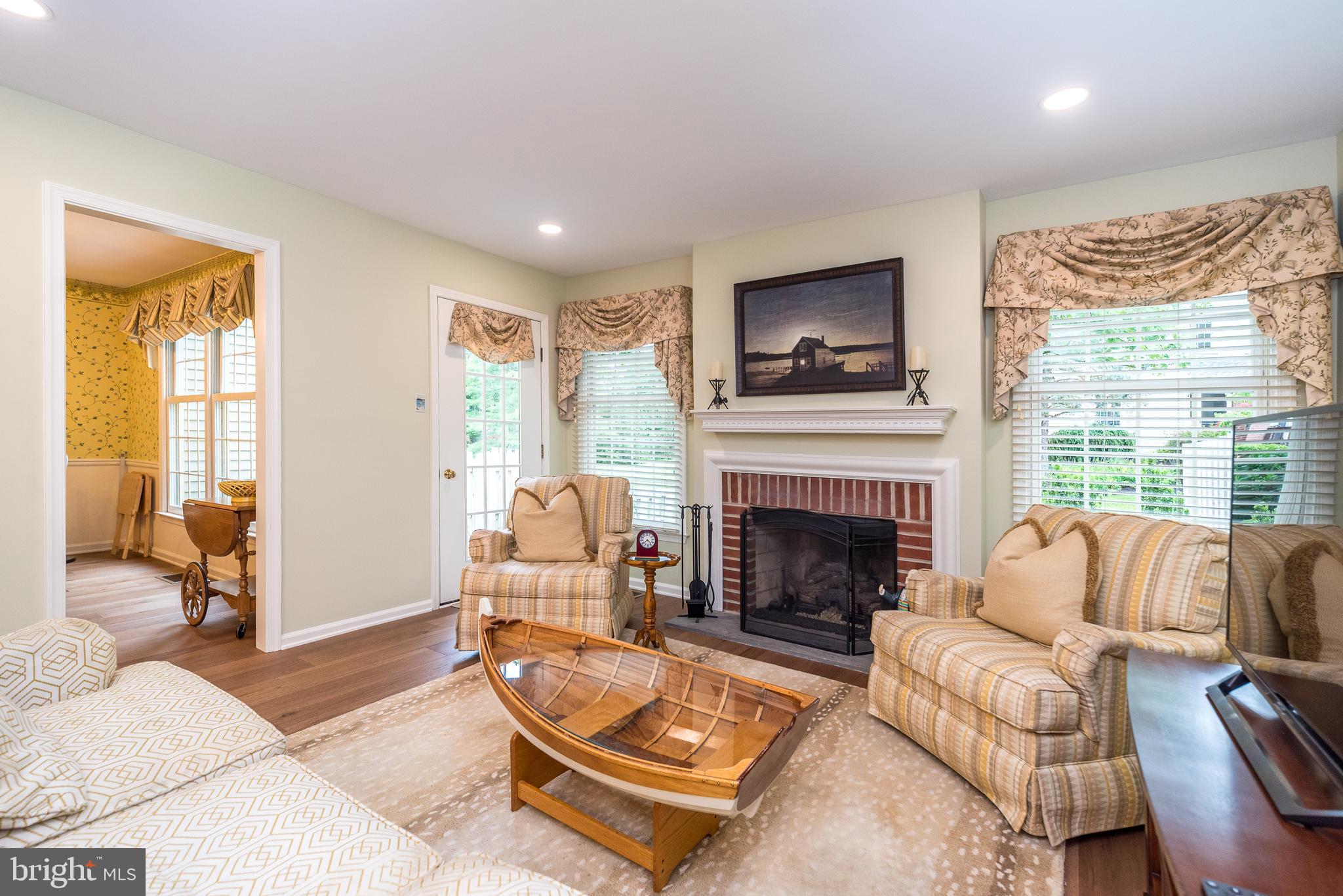 GWYNEDD HUNT - Residential