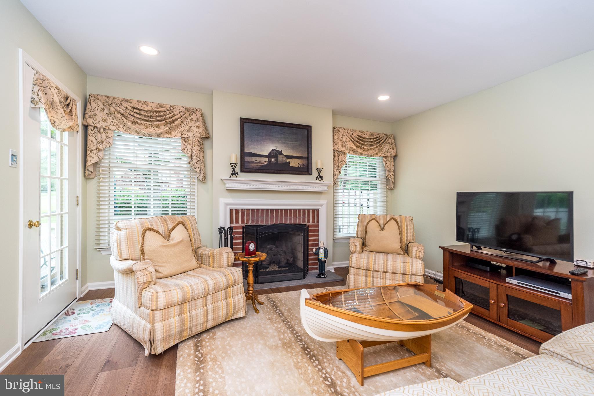 GWYNEDD HUNT - Residential