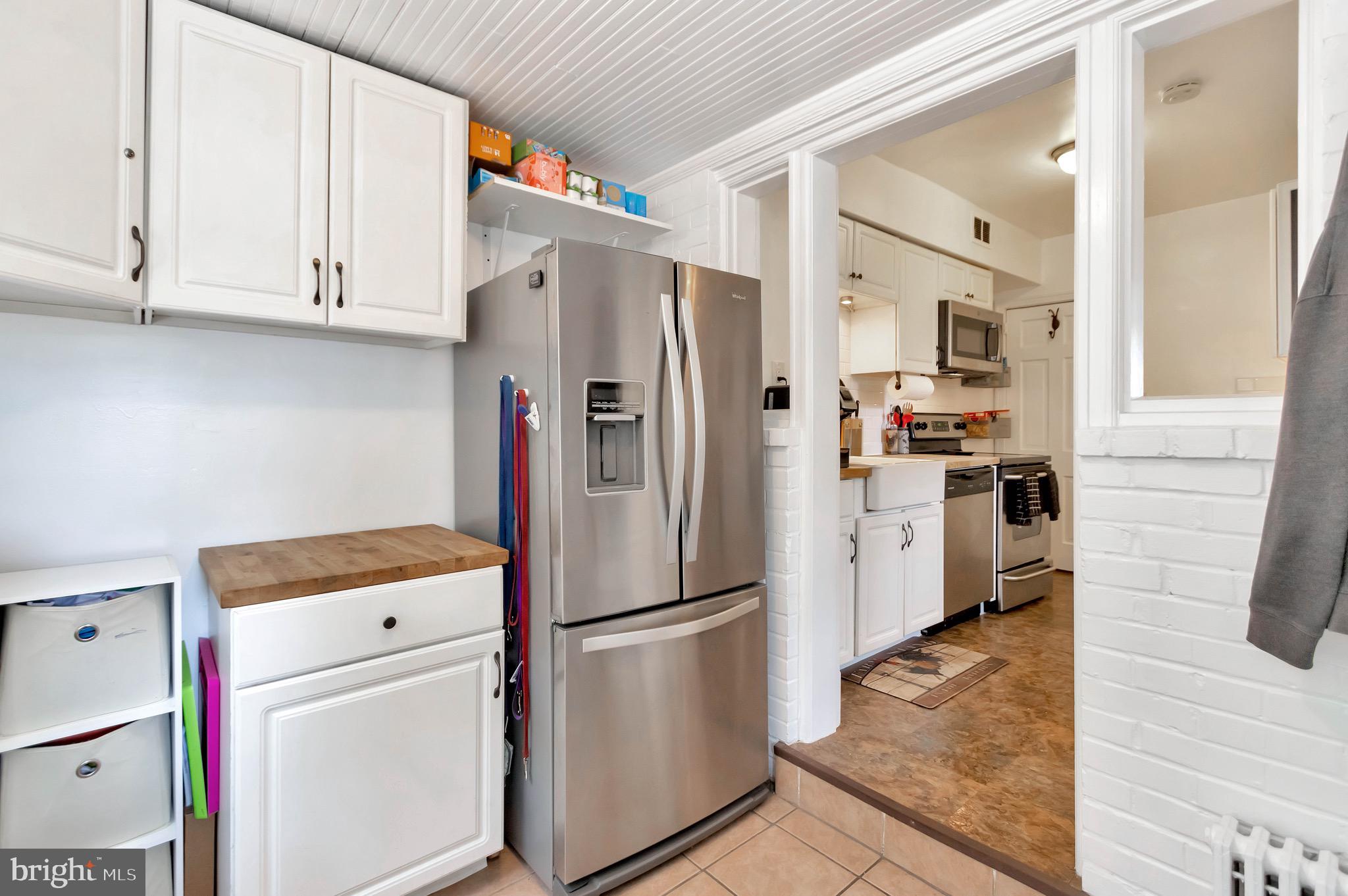GLEBE MANOR - Residential Lease