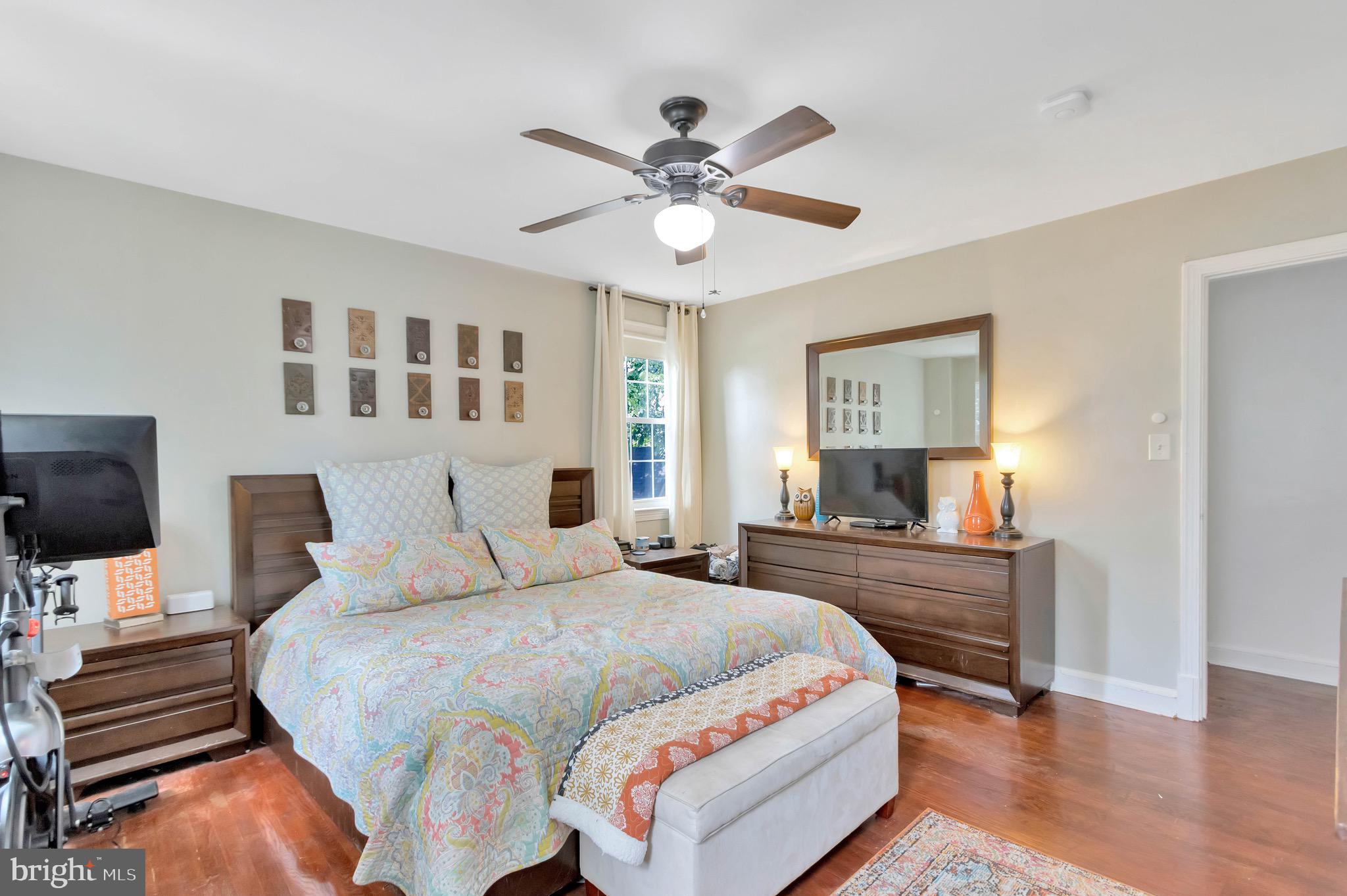 GLEBE MANOR - Residential Lease