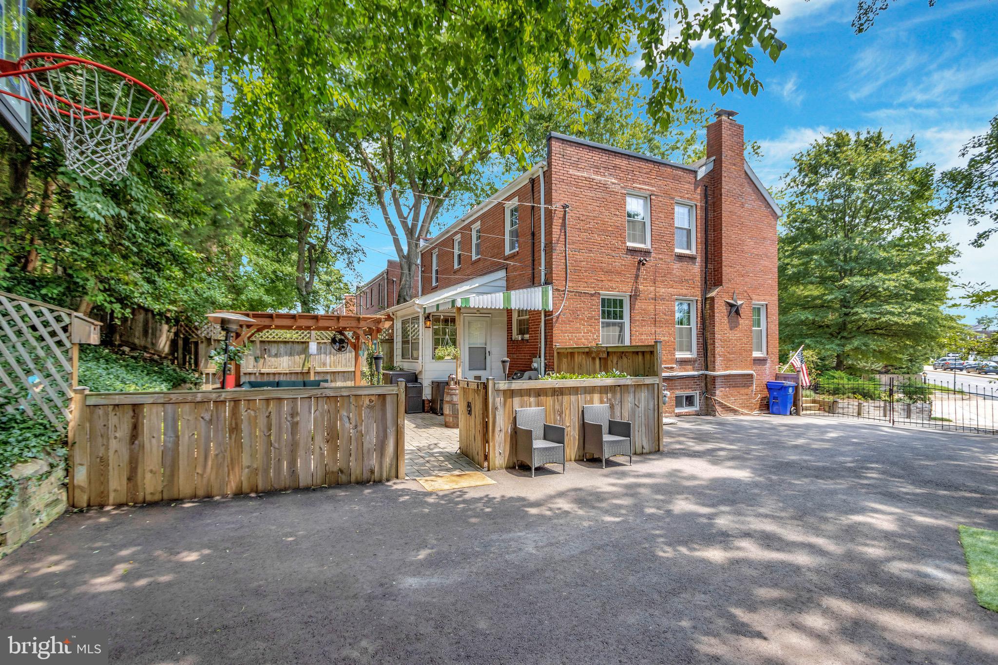 GLEBE MANOR - Residential Lease