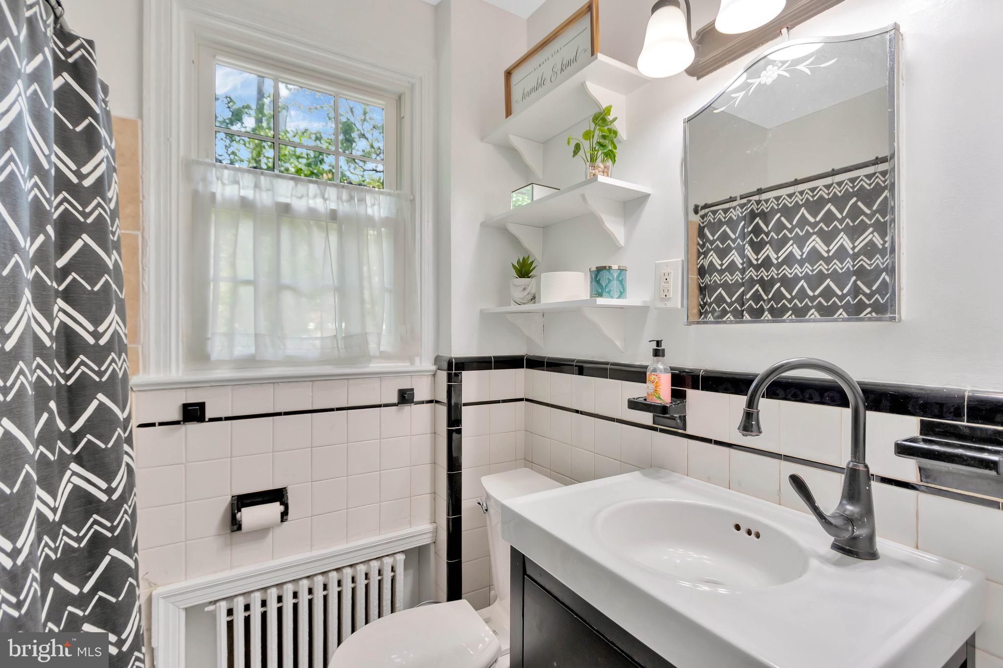GLEBE MANOR - Residential Lease