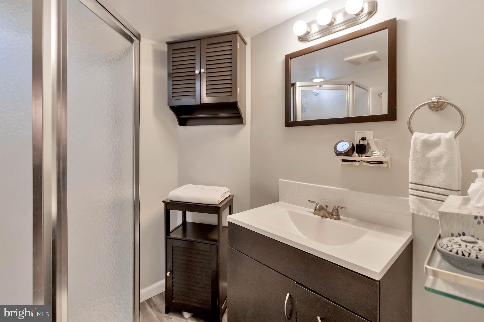 GLEBE MANOR - Residential Lease
