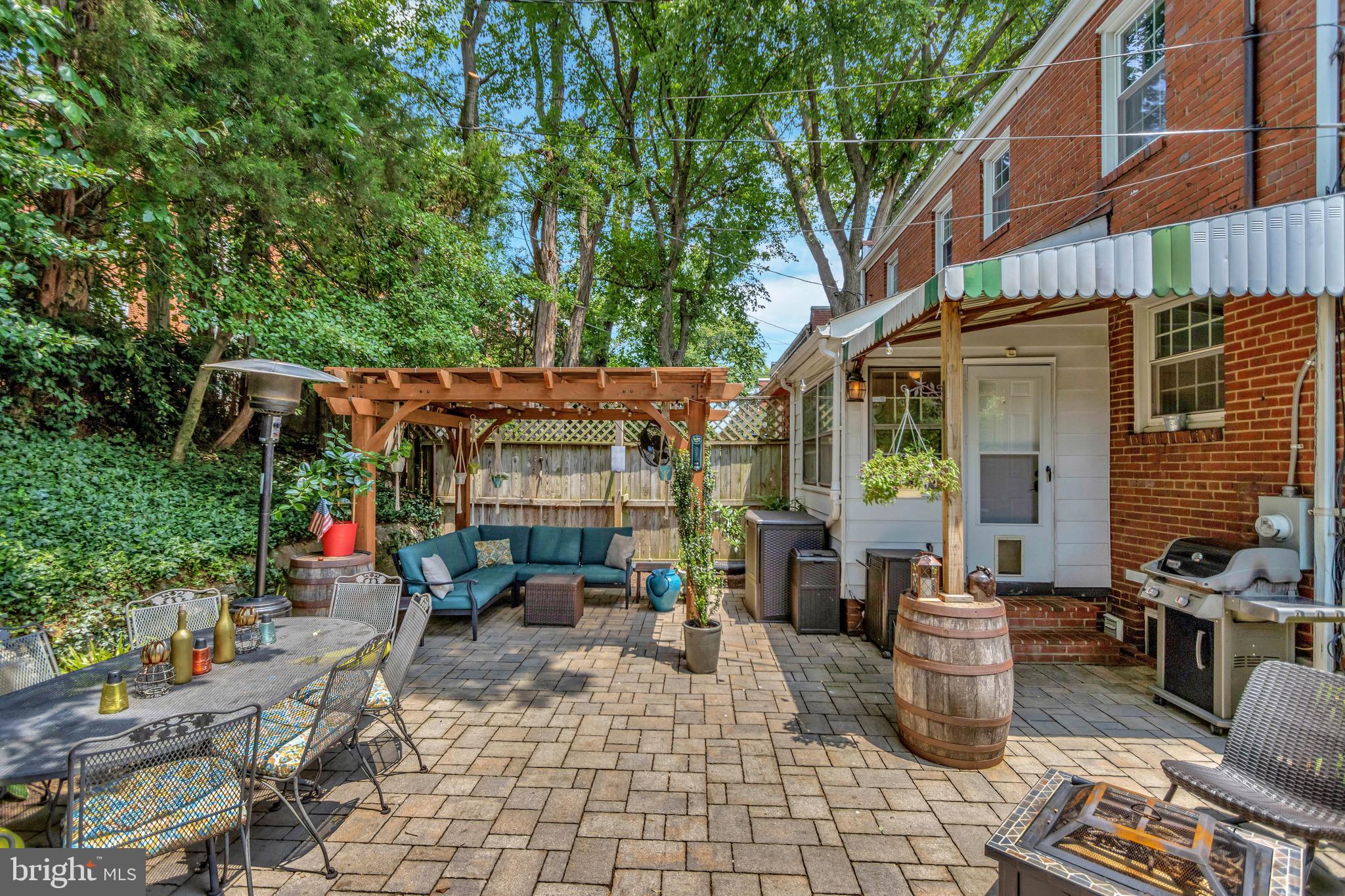 GLEBE MANOR - Residential Lease