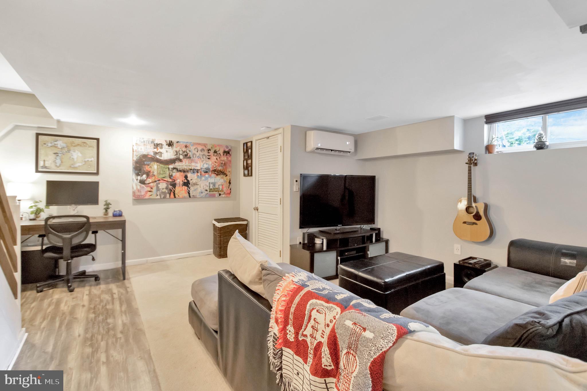GLEBE MANOR - Residential Lease