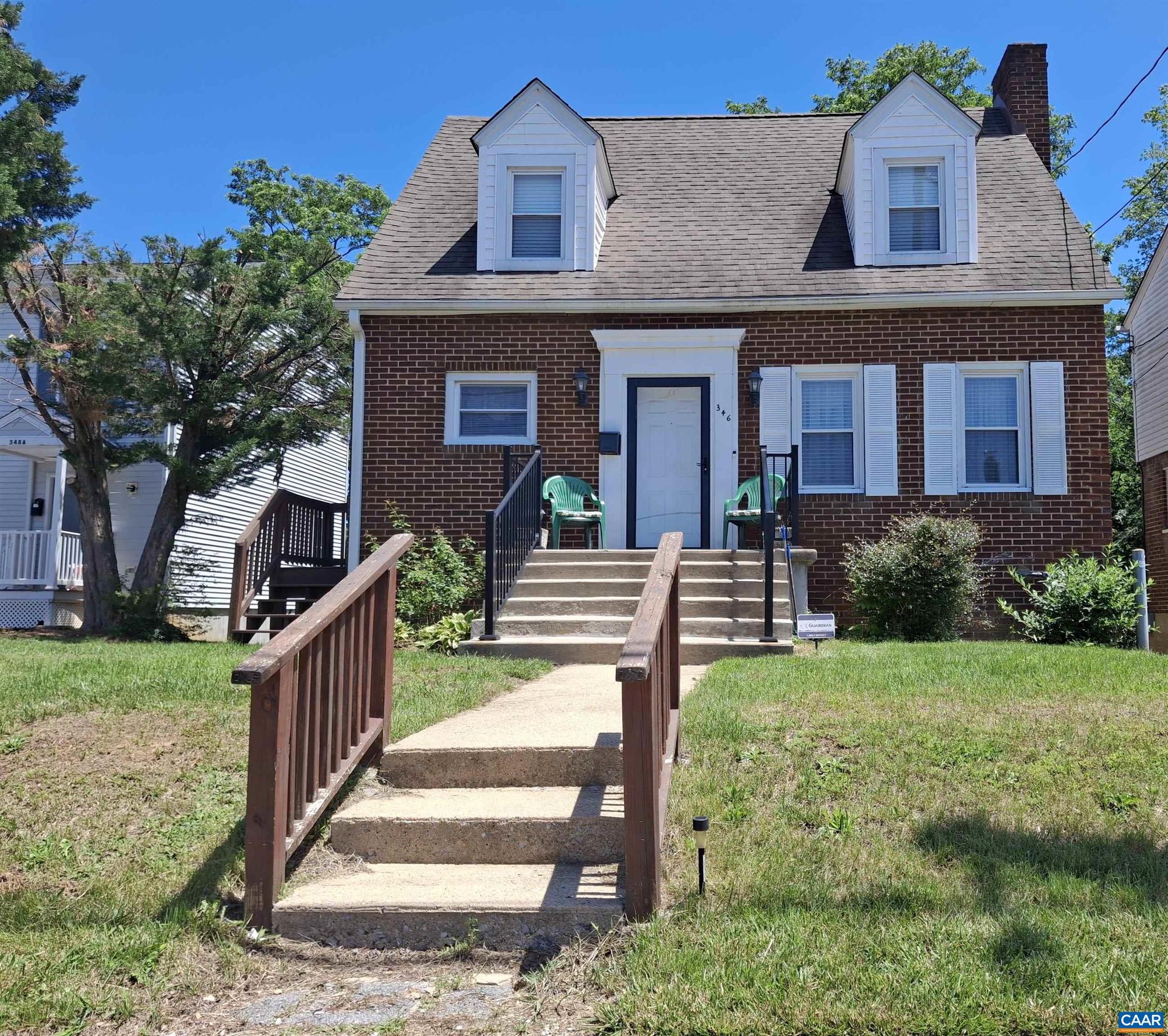Nice and cozy brick home that's awaiting your creative ideas for upgrades to make it your home or potential smart investment. Located in the historical neighborhood of Waynesboro known as the "Hill" and the home of Rosenwald Community Center which is a very convenient location for shopping in downtown Waynesboro and also easy access to I64. Come on out and feed your curiosity by seeing if this is the right home for you!
