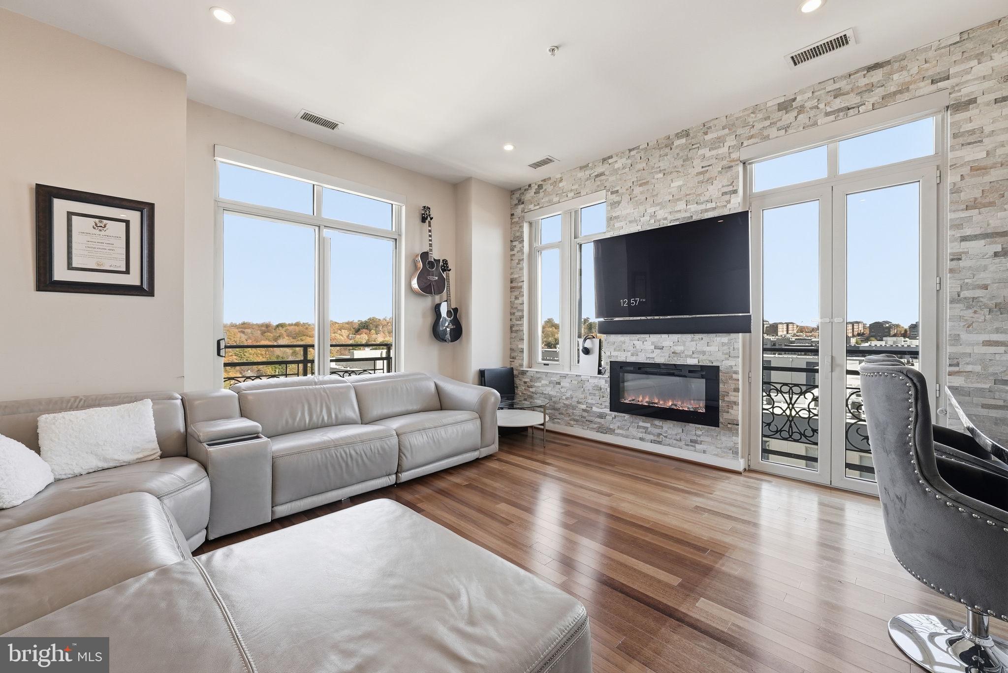 ONE NATIONAL HARBOR CONDOMINIUM - Residential