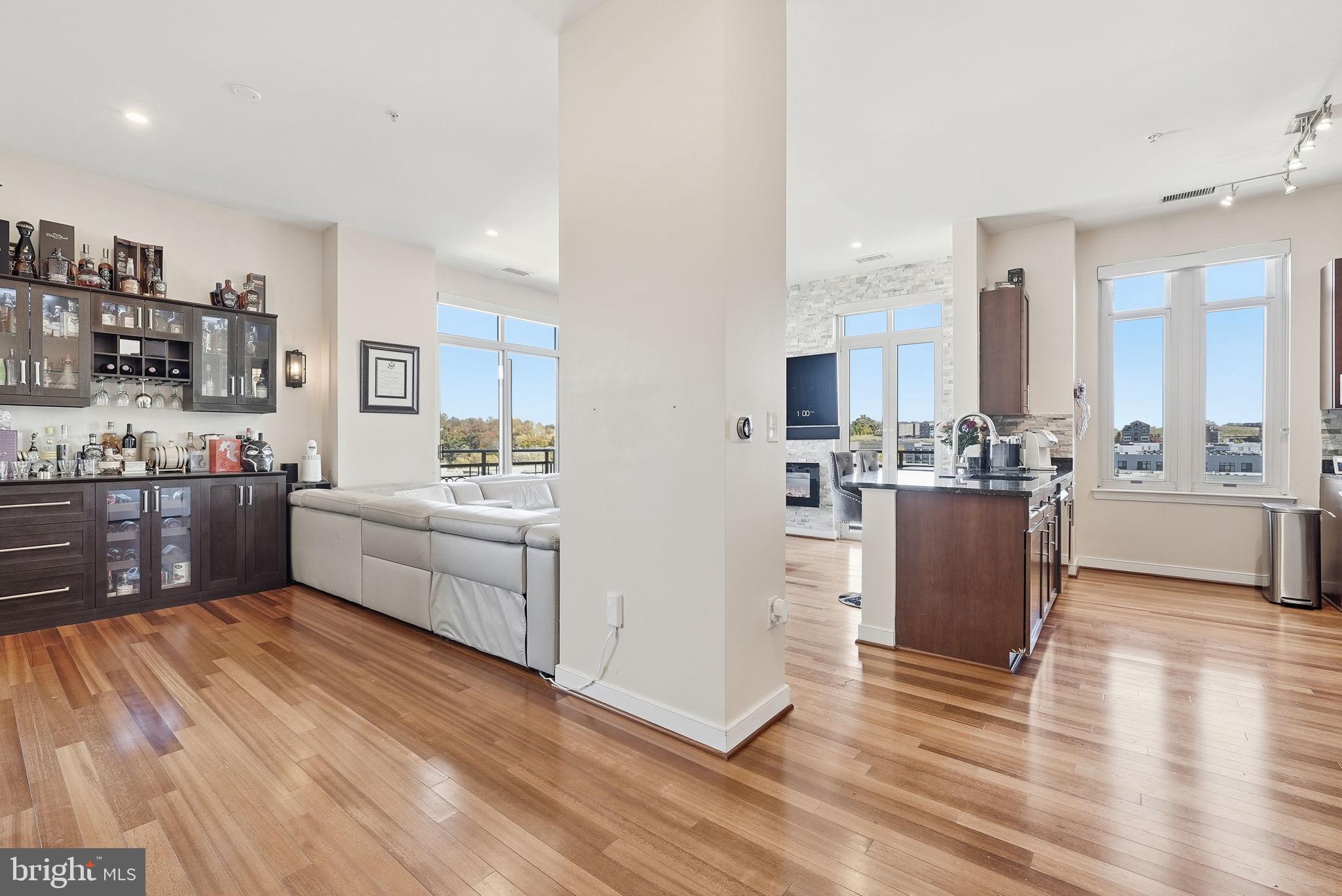 ONE NATIONAL HARBOR CONDOMINIUM - Residential