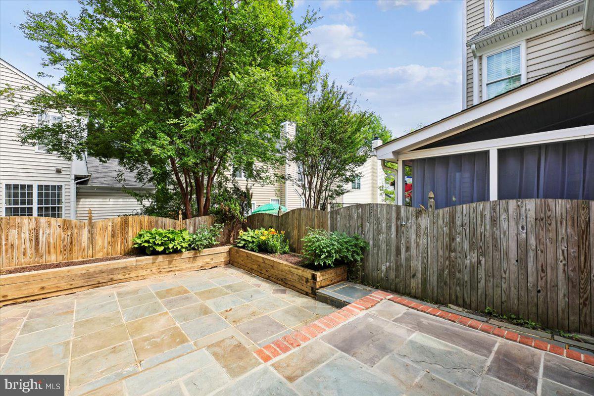MEADOWGATE - Residential