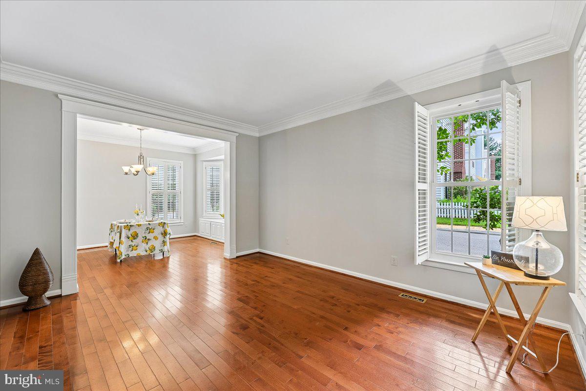 MEADOWGATE - Residential