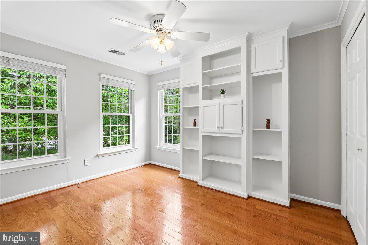 MEADOWGATE - Residential