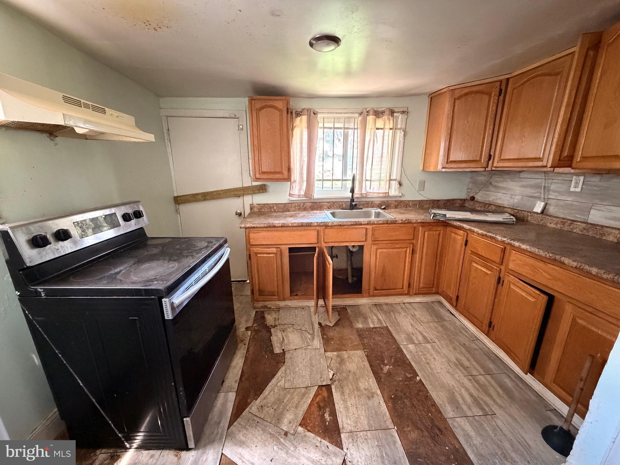 PHILADELPHIA (WEST) - Residential