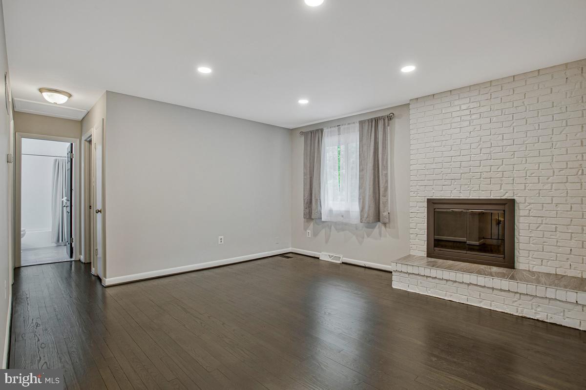 MAGOTHY MANOR - Residential