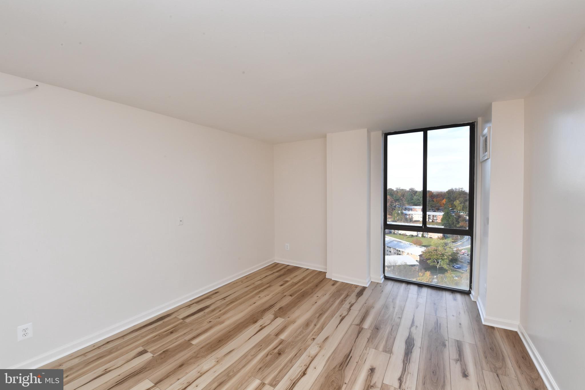 IDYLWOOD TOWERS CONDO - Residential
