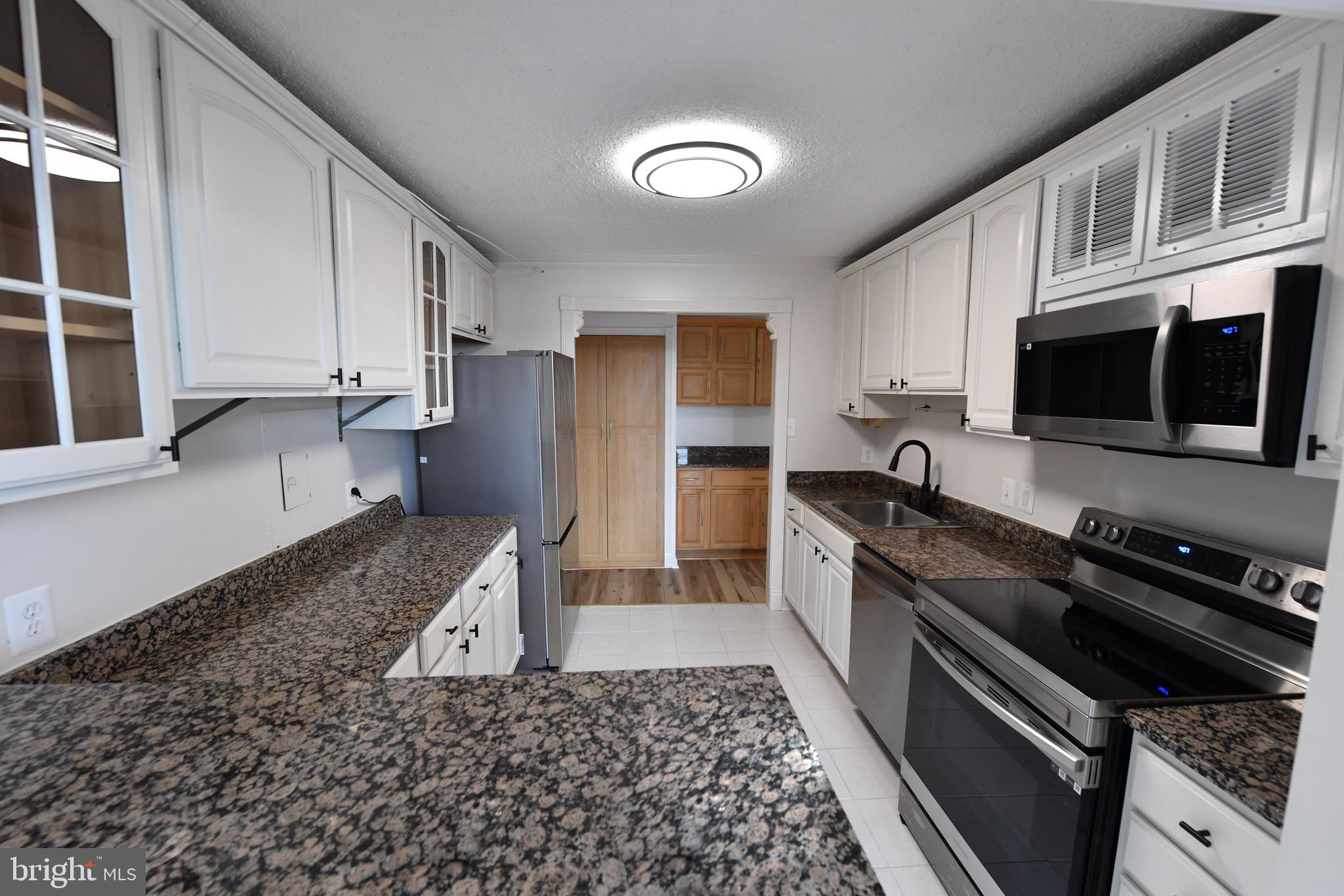 IDYLWOOD TOWERS CONDO - Residential