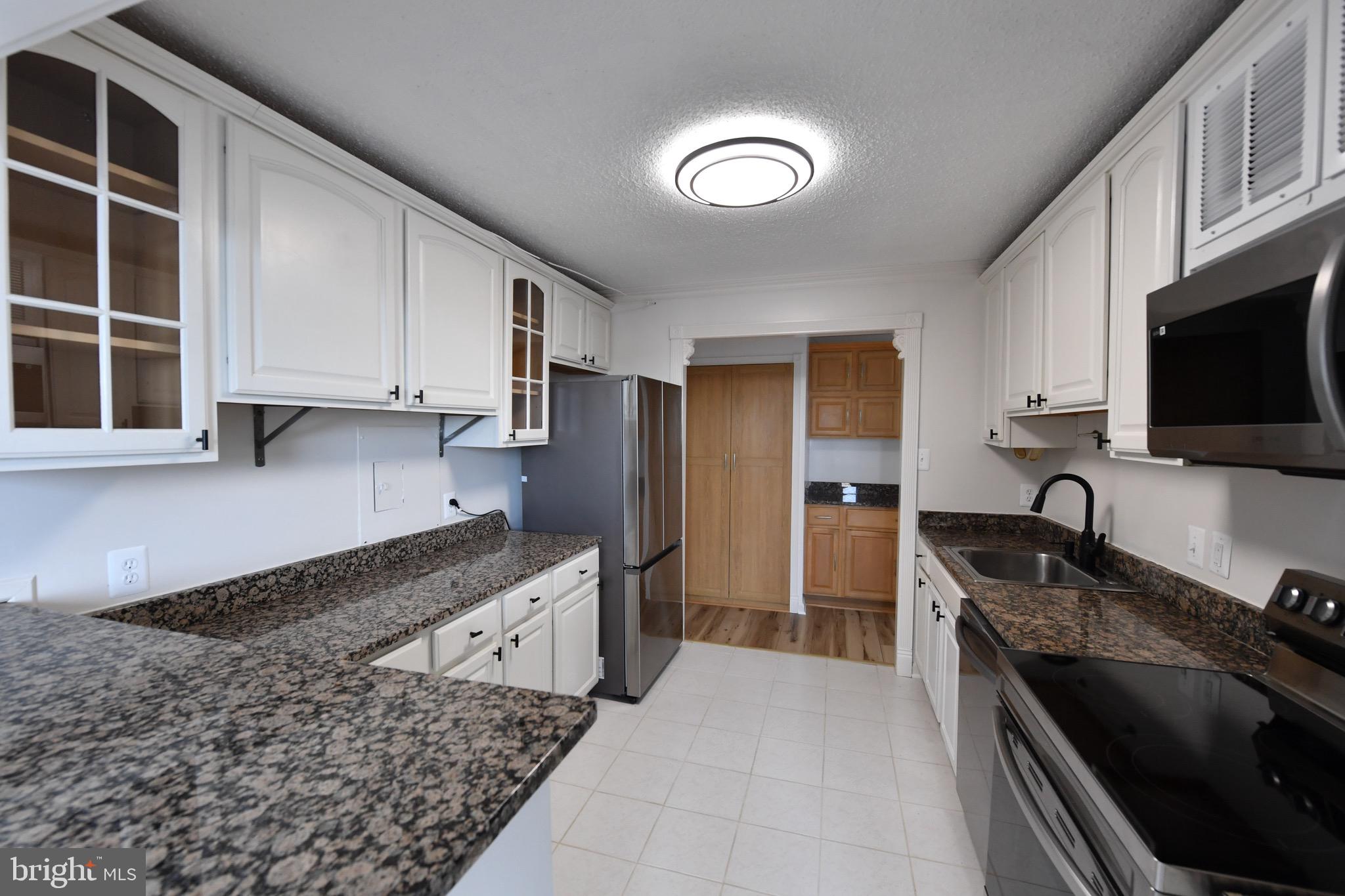 IDYLWOOD TOWERS CONDO - Residential