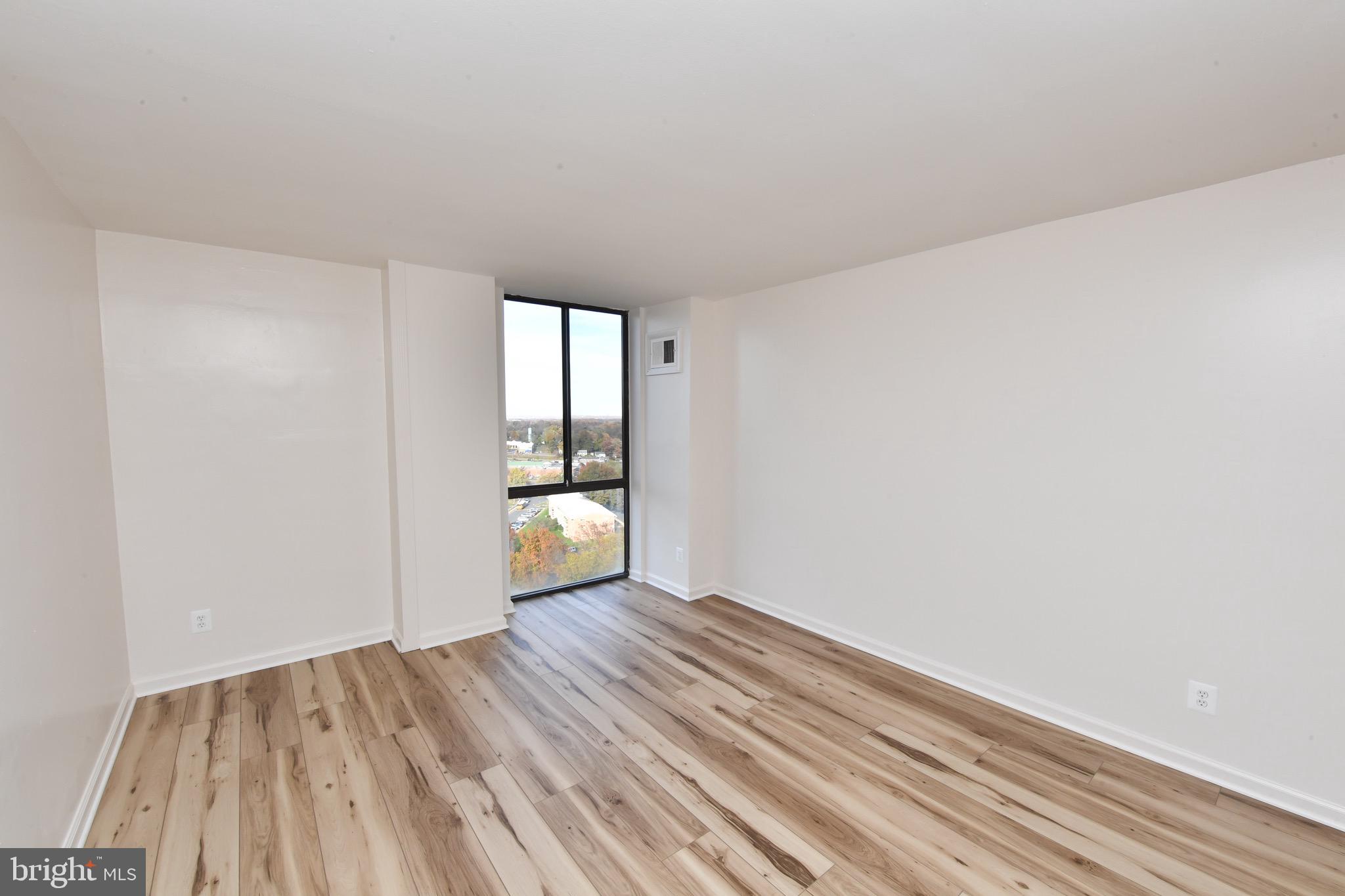 IDYLWOOD TOWERS CONDO - Residential