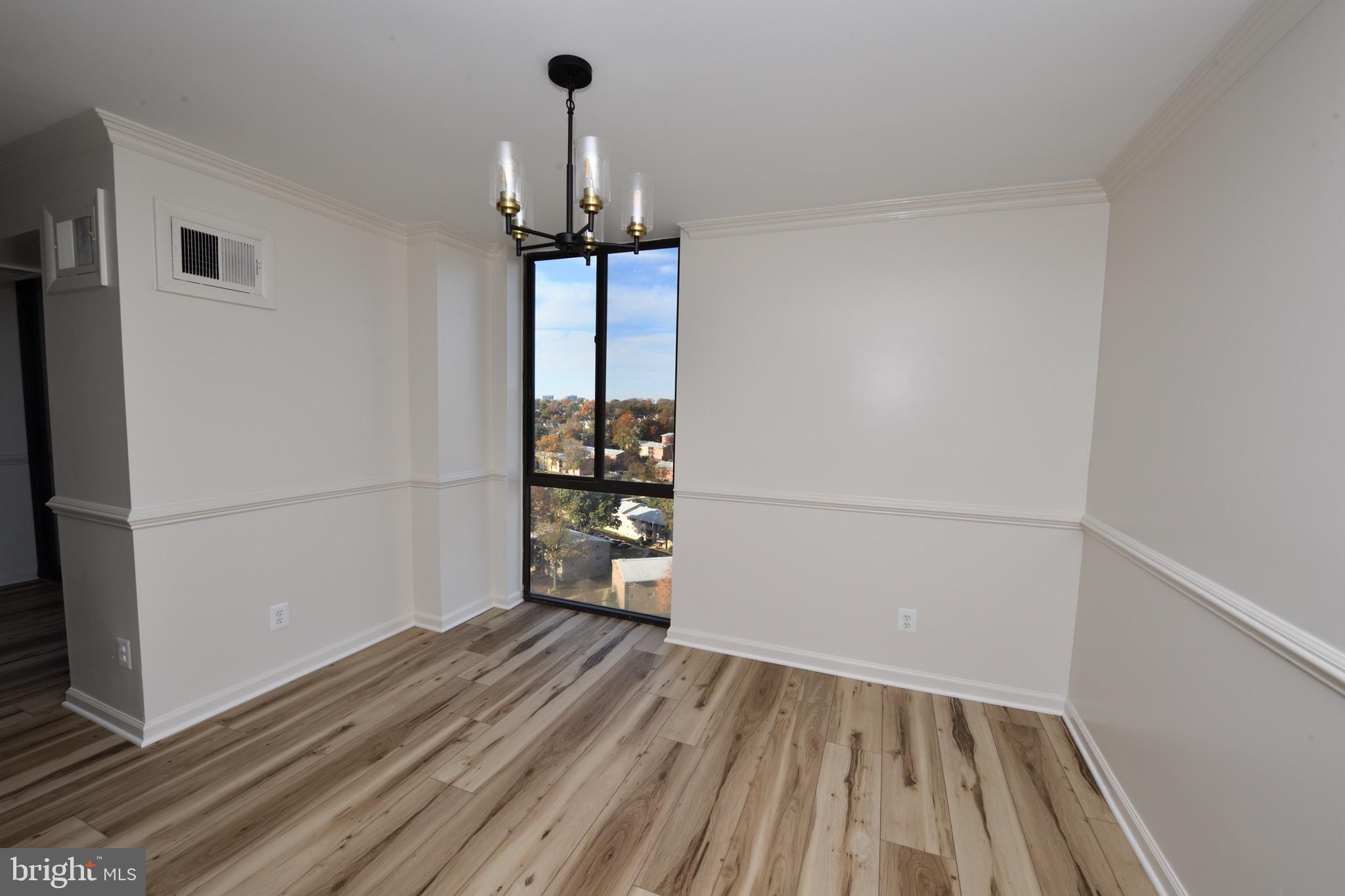 IDYLWOOD TOWERS CONDO - Residential