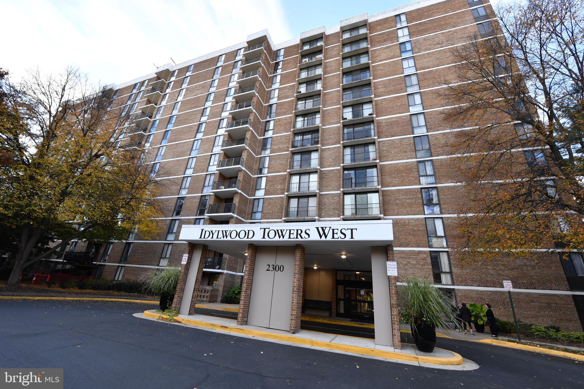 IDYLWOOD TOWERS CONDO - Residential