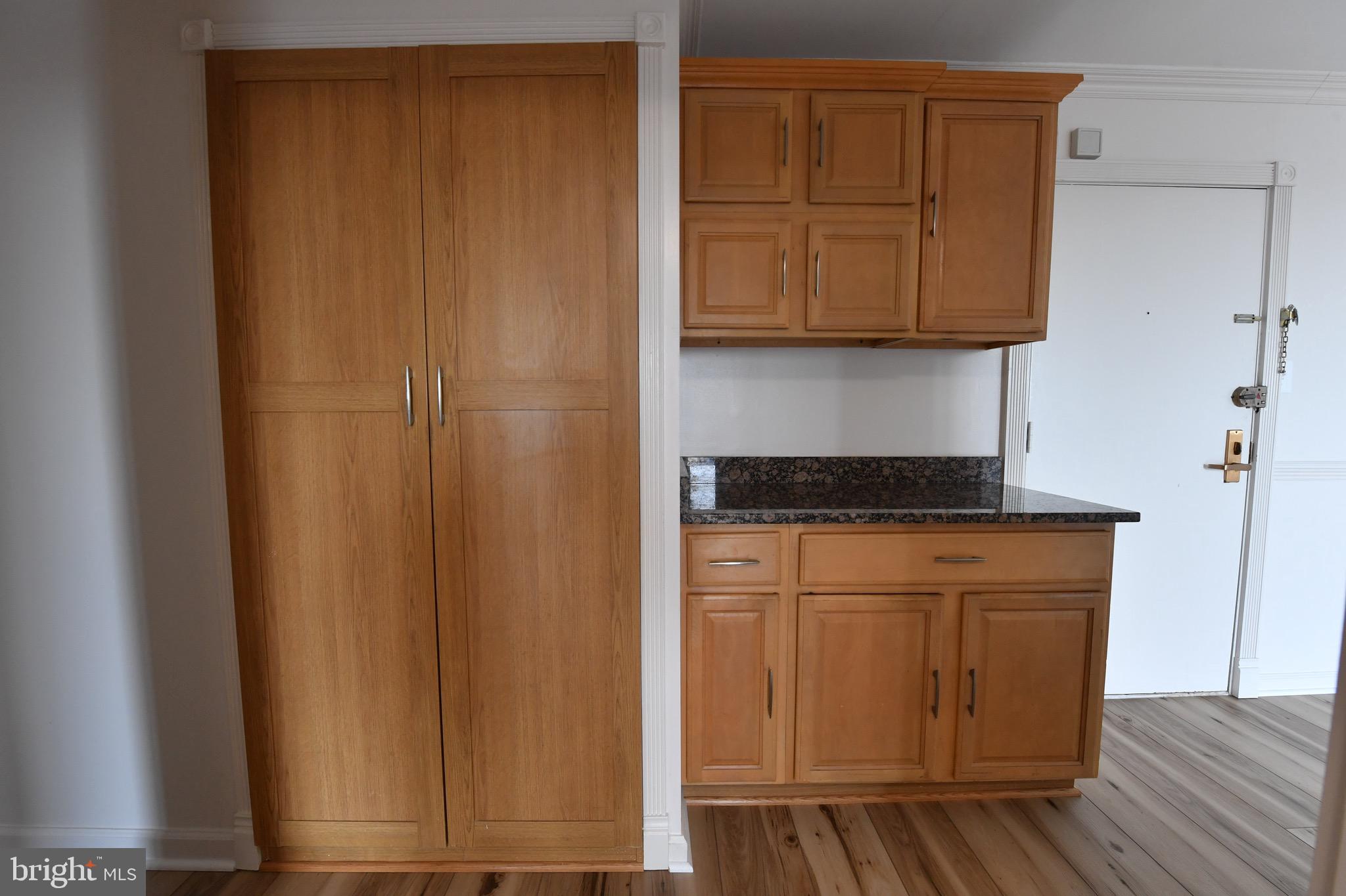 IDYLWOOD TOWERS CONDO - Residential