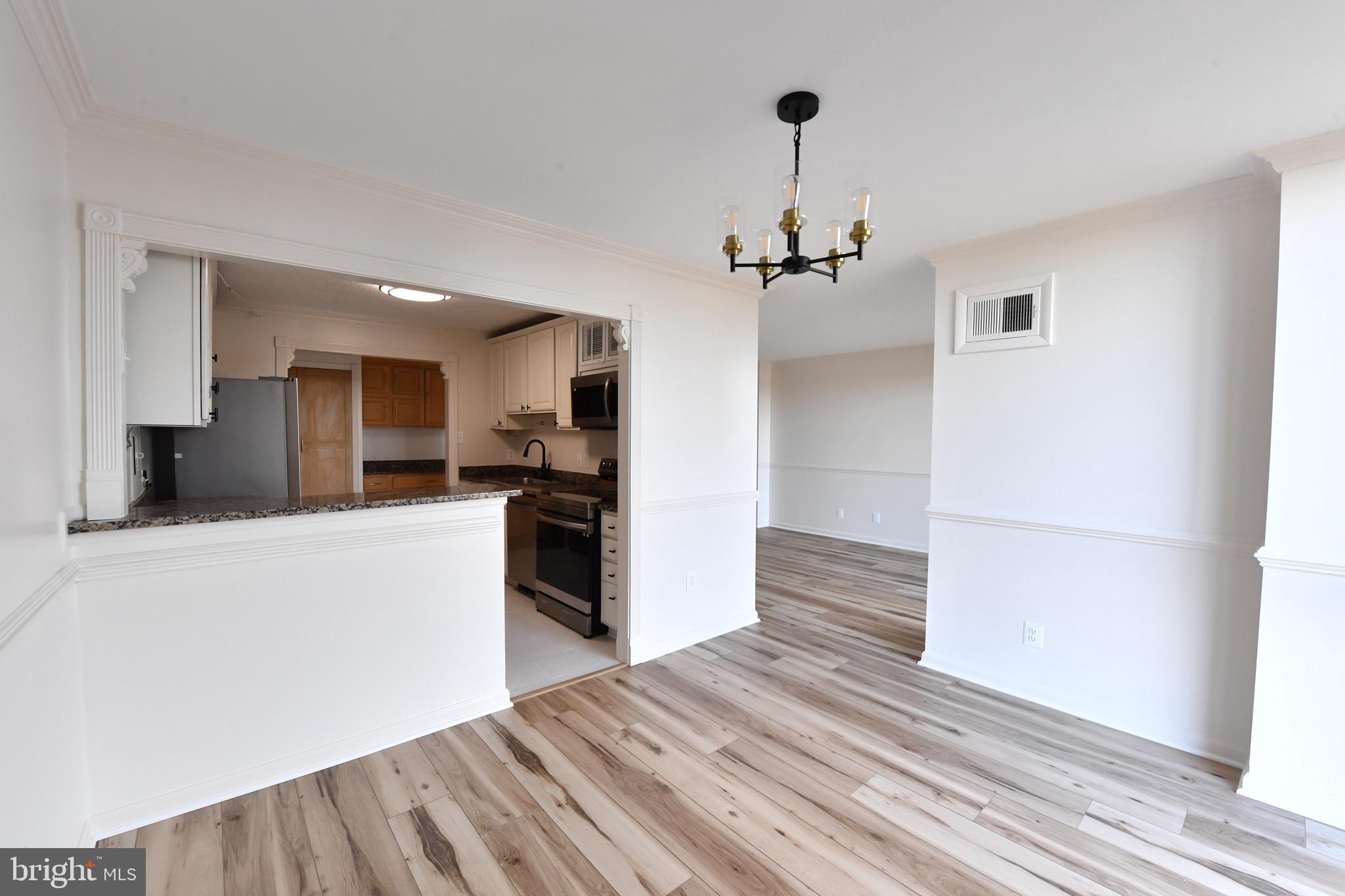 IDYLWOOD TOWERS CONDO - Residential