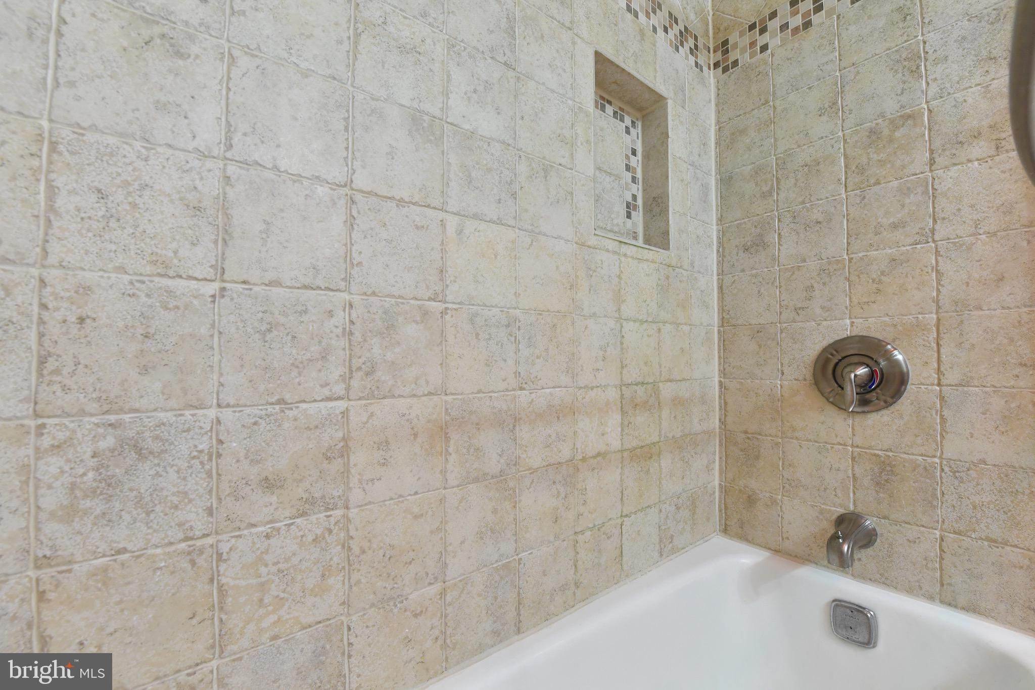 IDYLWOOD TOWERS CONDO - Residential