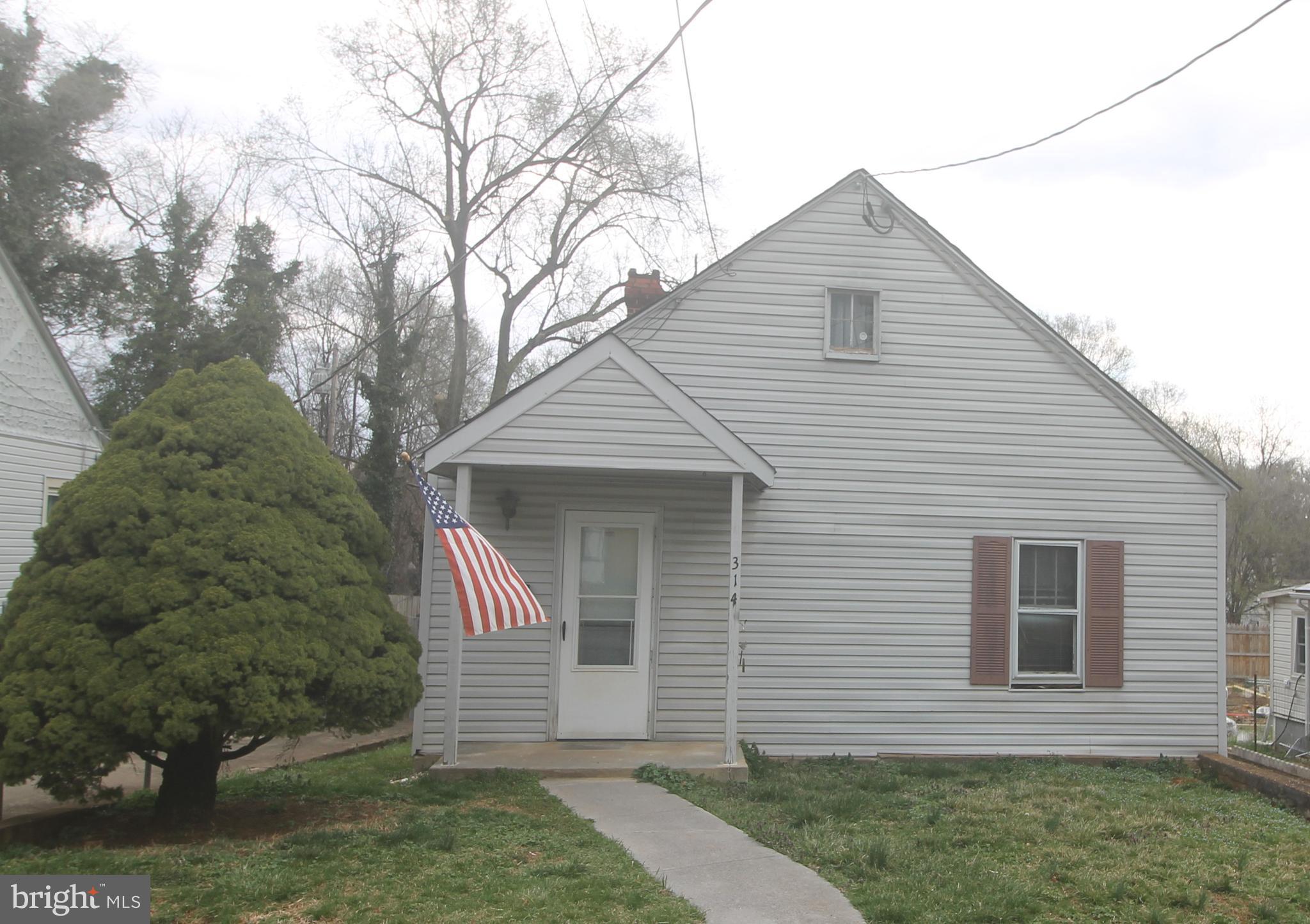 Investor special! This property is being sold strictly “AS-IS,” offering a fantastic opportunity for those with vision and renovation skills. Needs work, but potential is abundant. Bring your contractors and your imagination. Large crawl space, working heat pump, very large attic. Cash offers preferred.