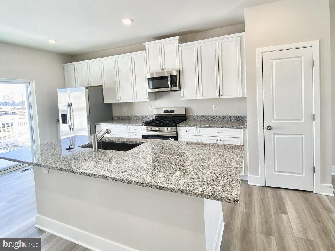 PLANTATION LAKES - Residential