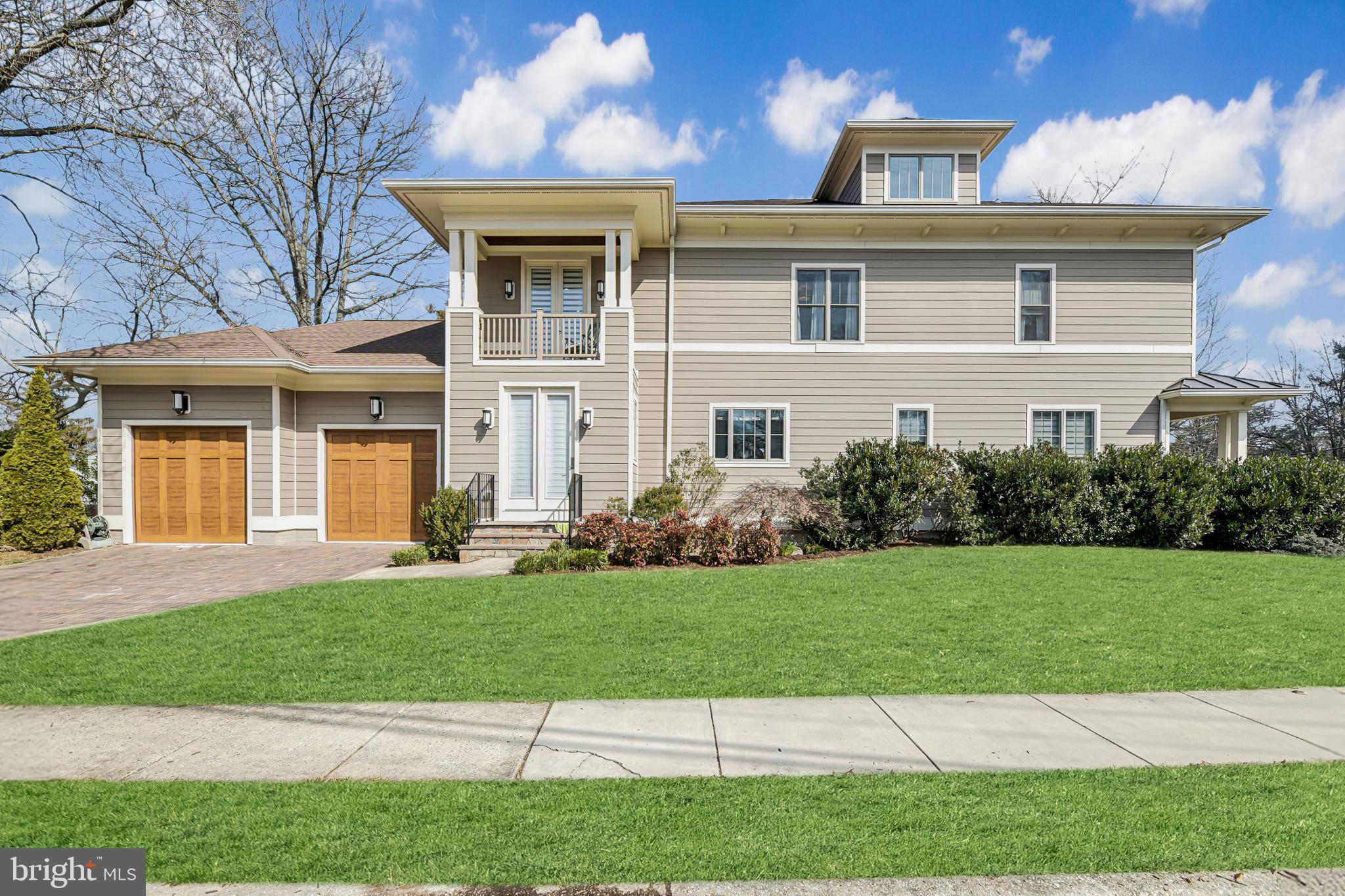 CRESCENT HILLS - Residential