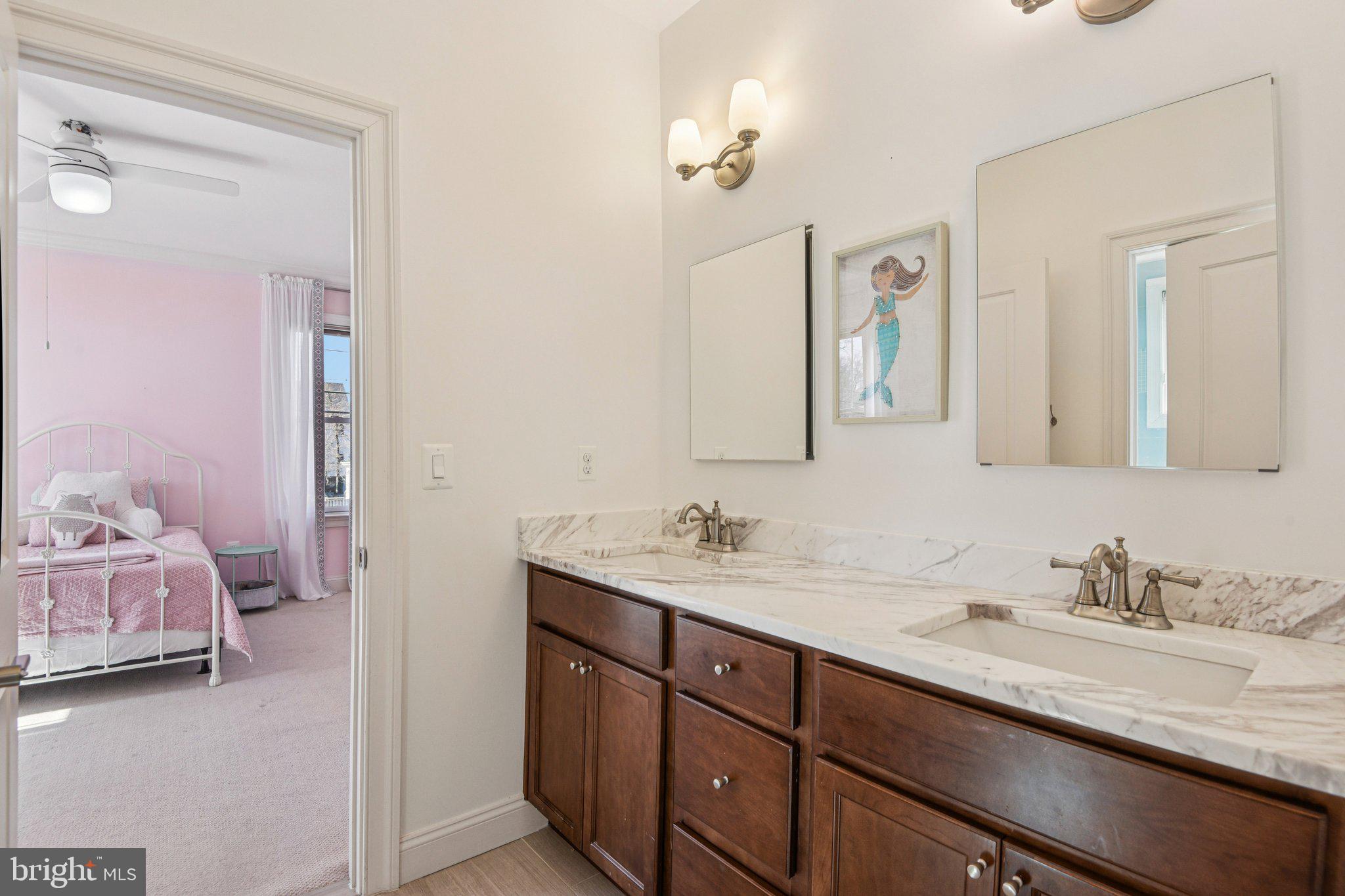 CRESCENT HILLS - Residential