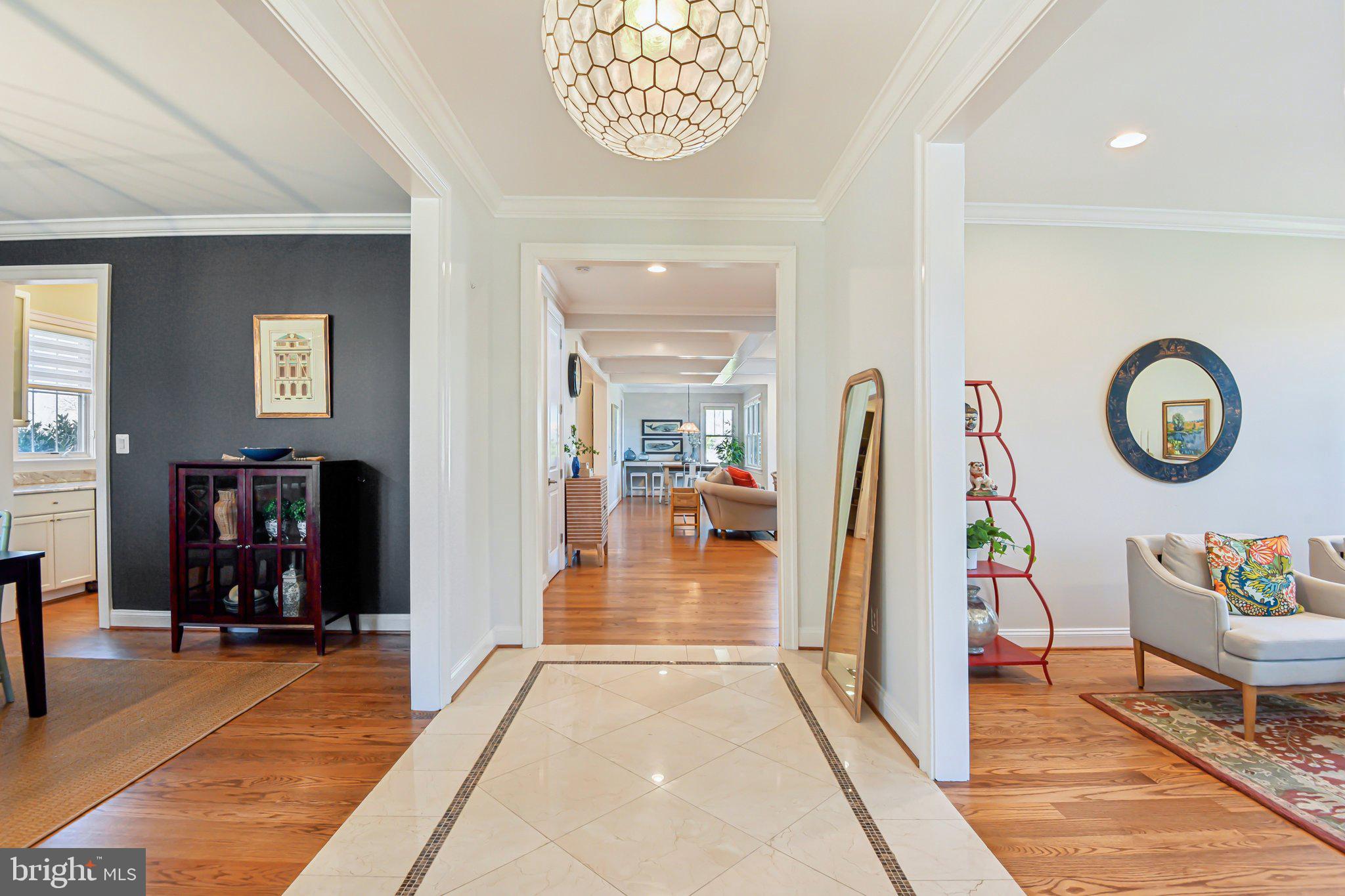 CRESCENT HILLS - Residential