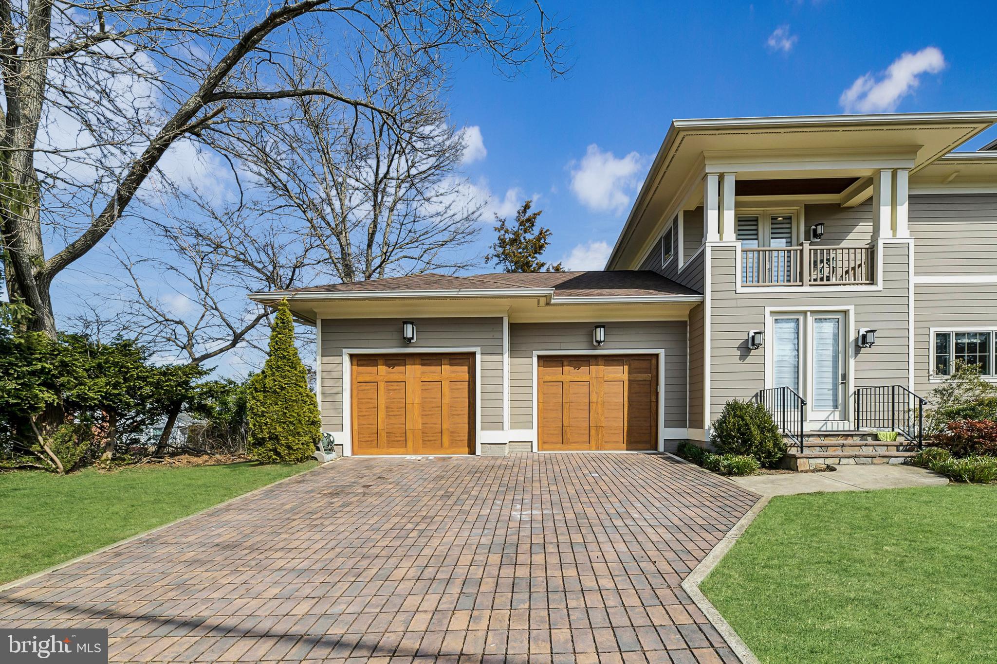 CRESCENT HILLS - Residential