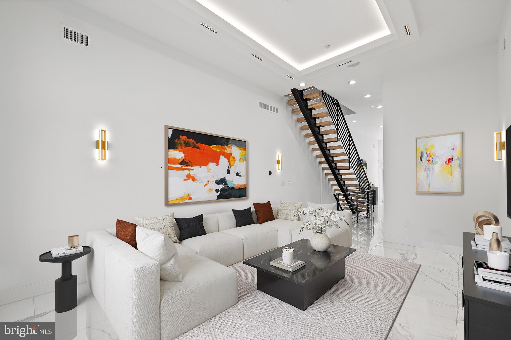 LOGAN SQUARE - Residential