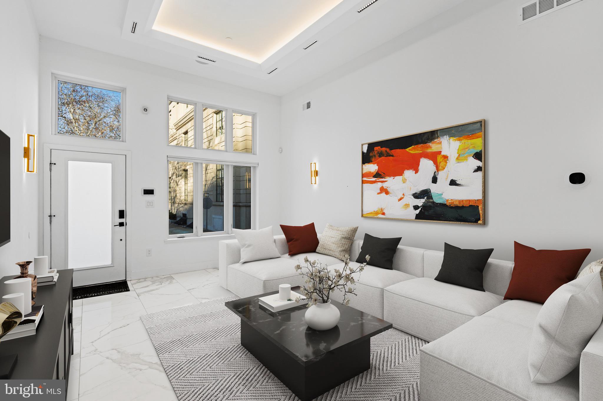 LOGAN SQUARE - Residential