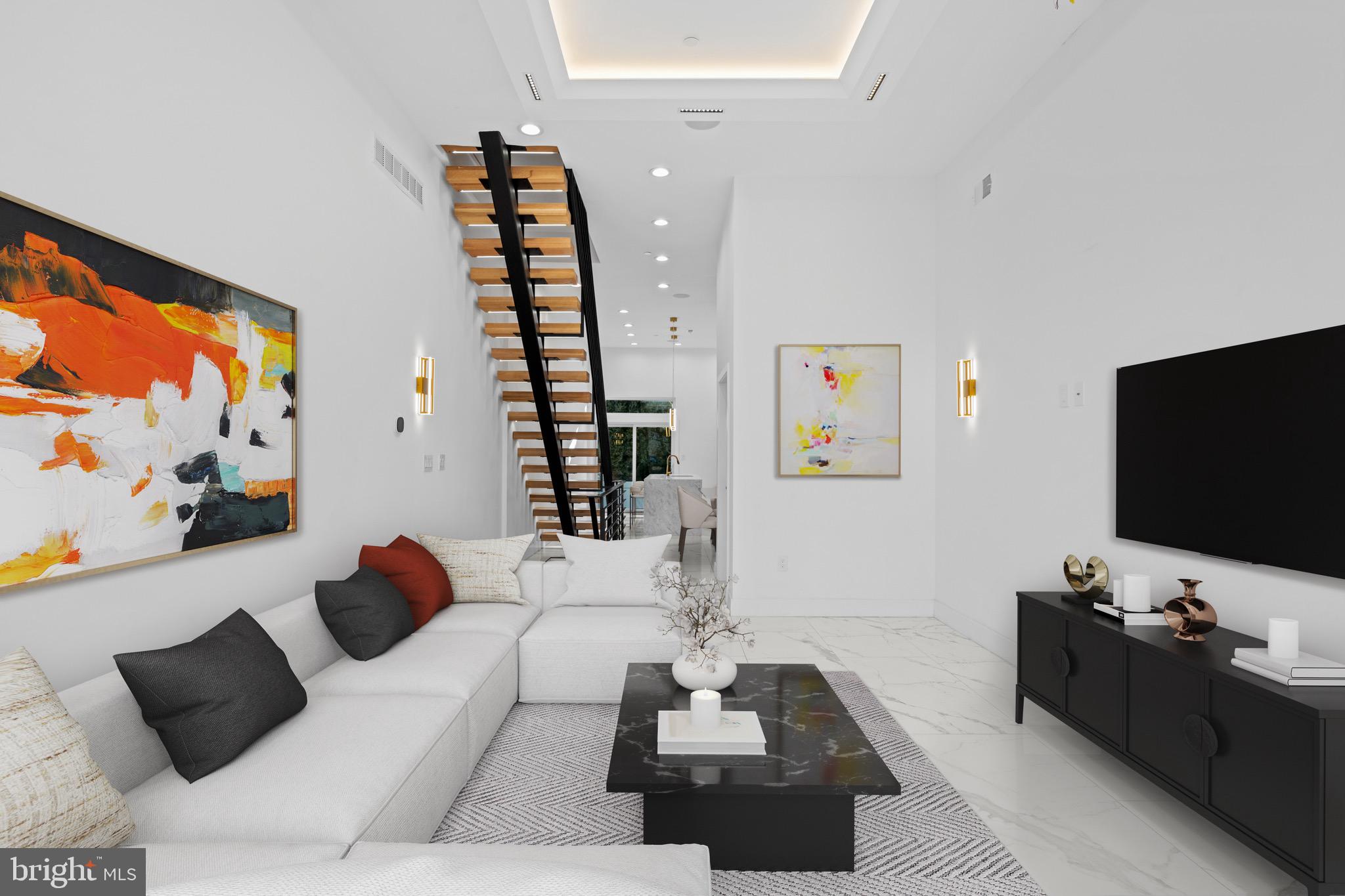 LOGAN SQUARE - Residential
