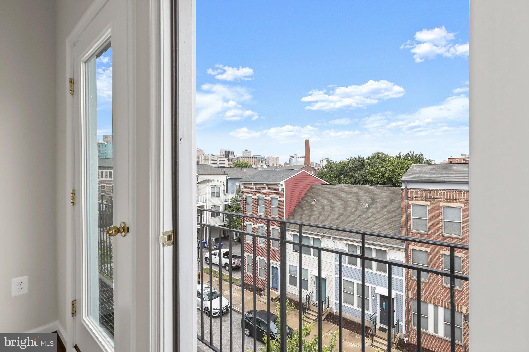 ALBEMARLE SQUARE - Residential