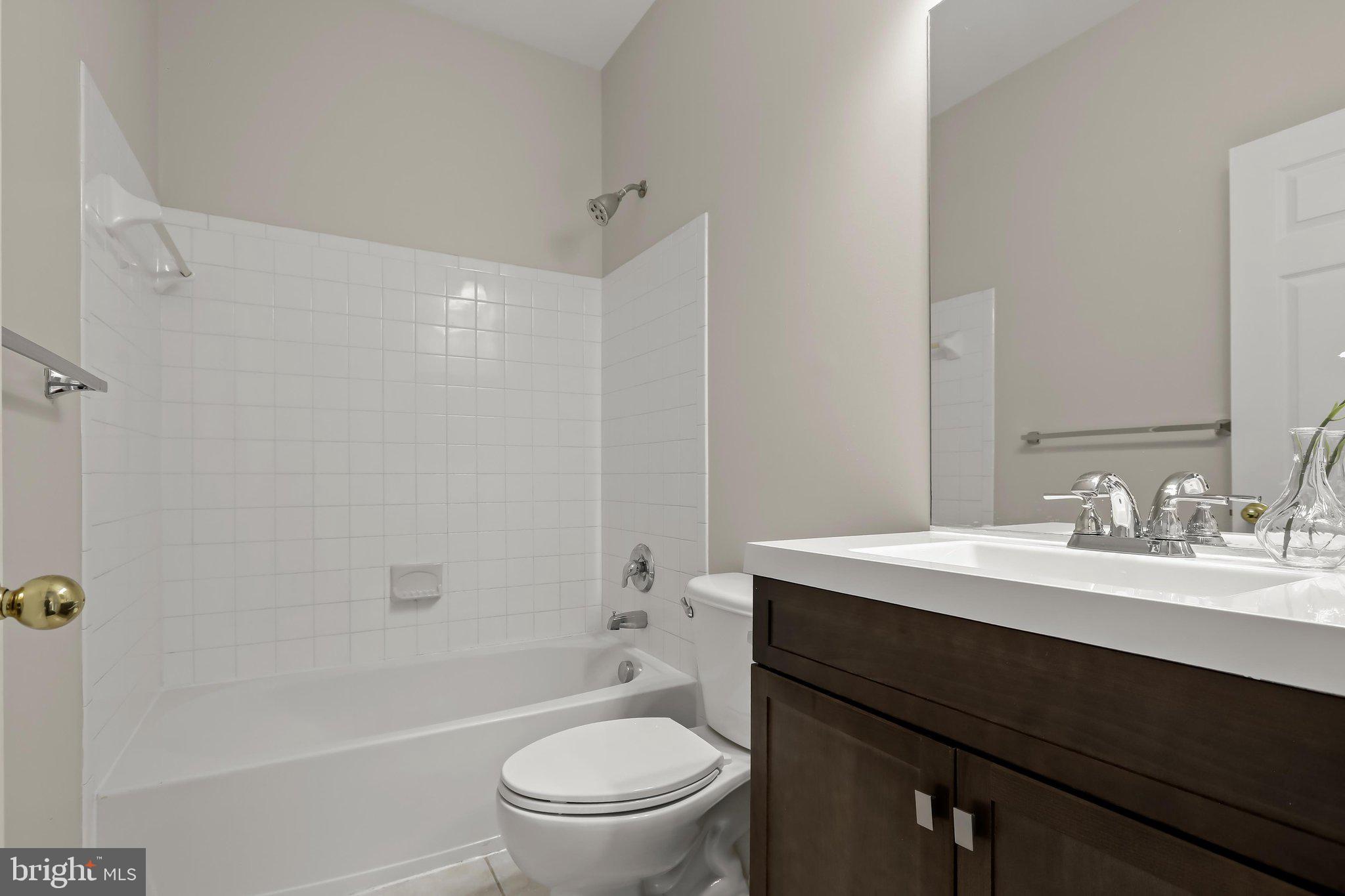 ALBEMARLE SQUARE - Residential