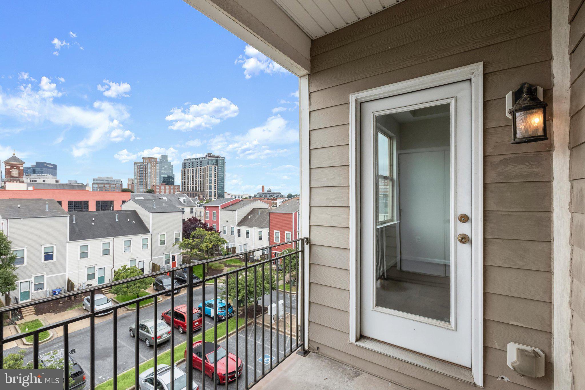 ALBEMARLE SQUARE - Residential