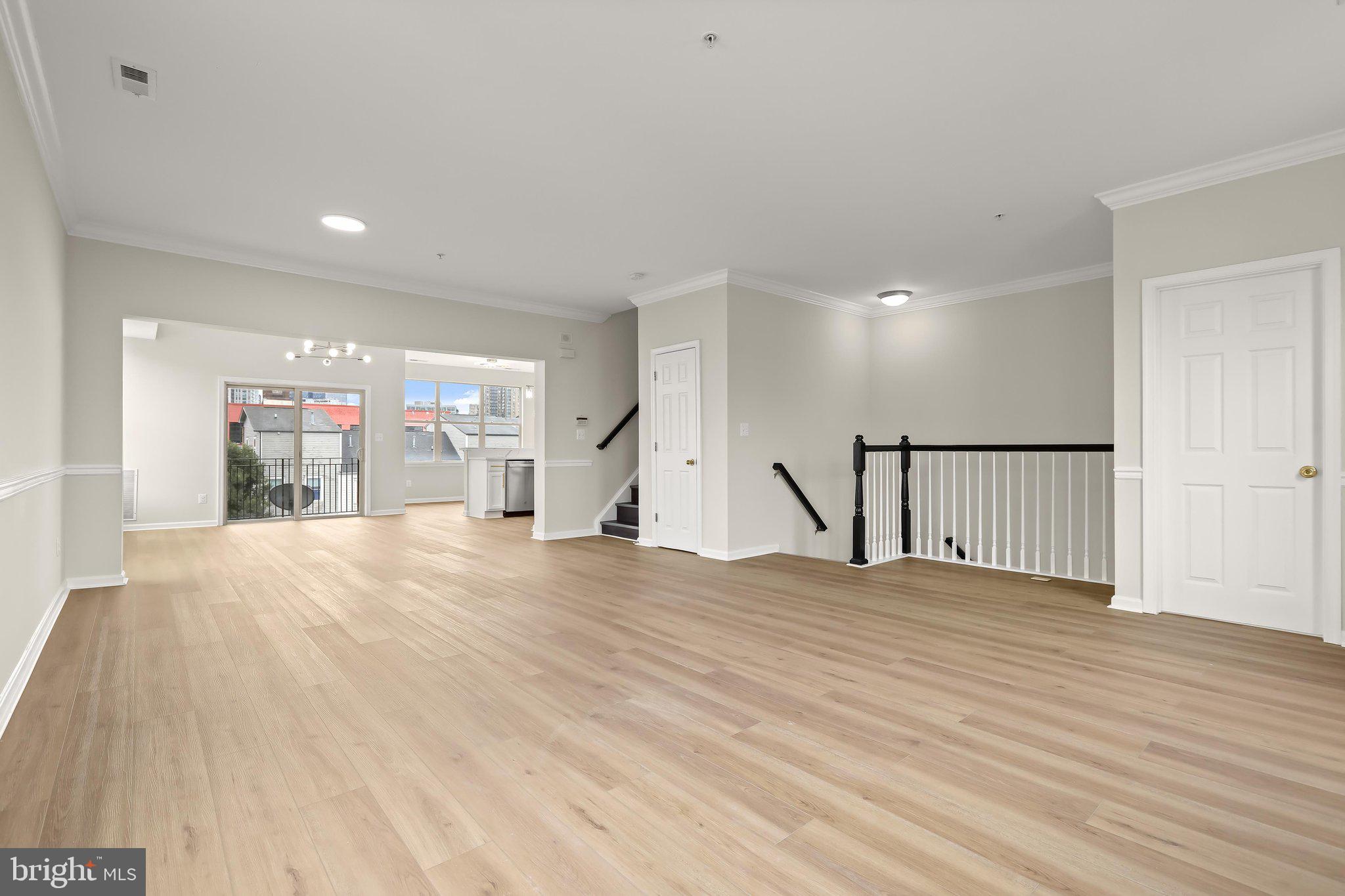 ALBEMARLE SQUARE - Residential